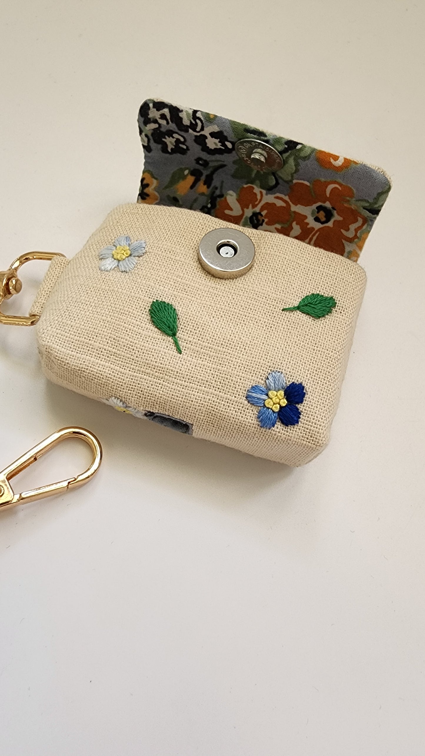 Ikali - Blue Flowers - Hand-embroidered Earpod Pouch