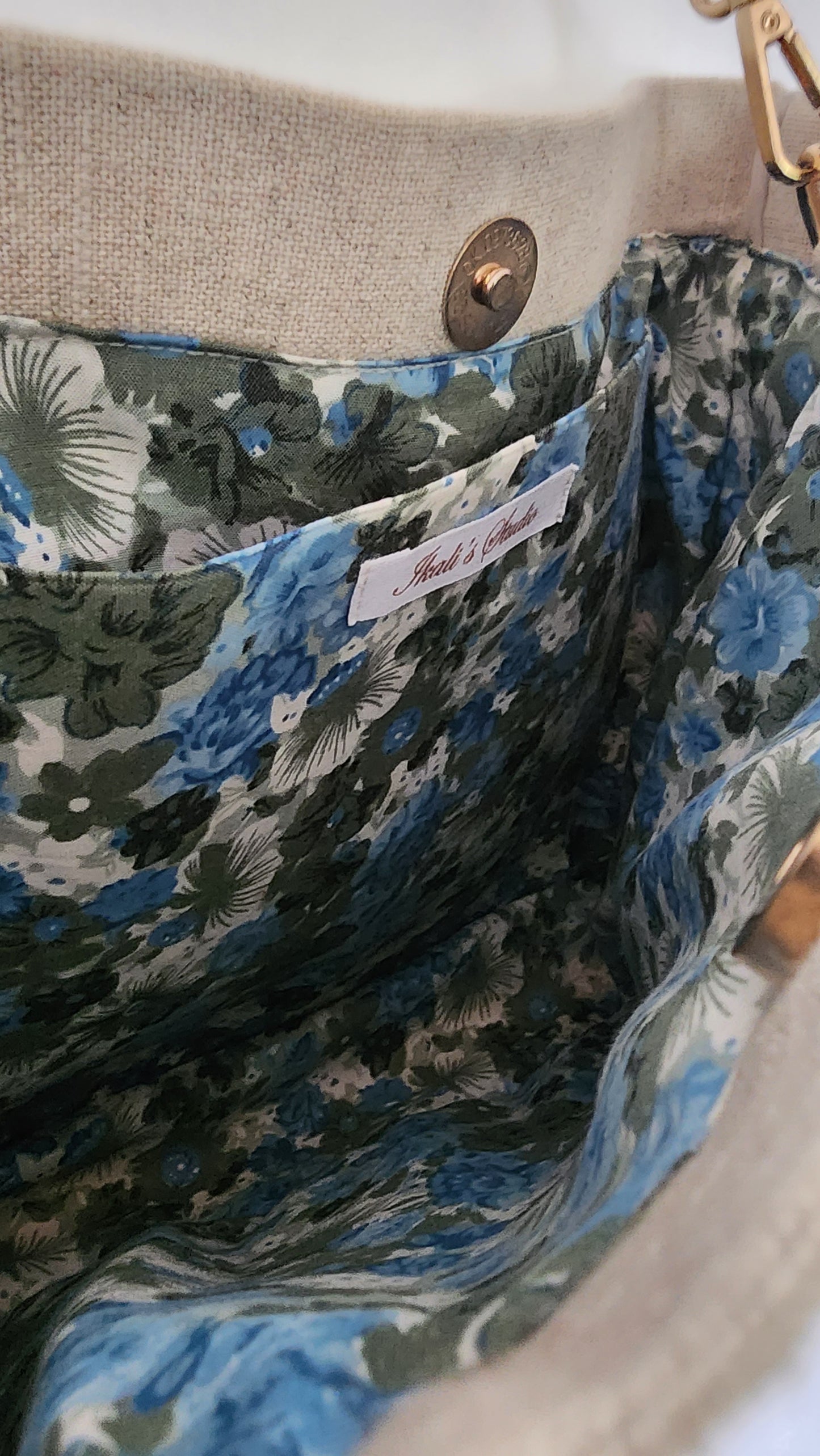 Ikali - Scattered Flower - Hand-embroidered Kumstu bo Bag