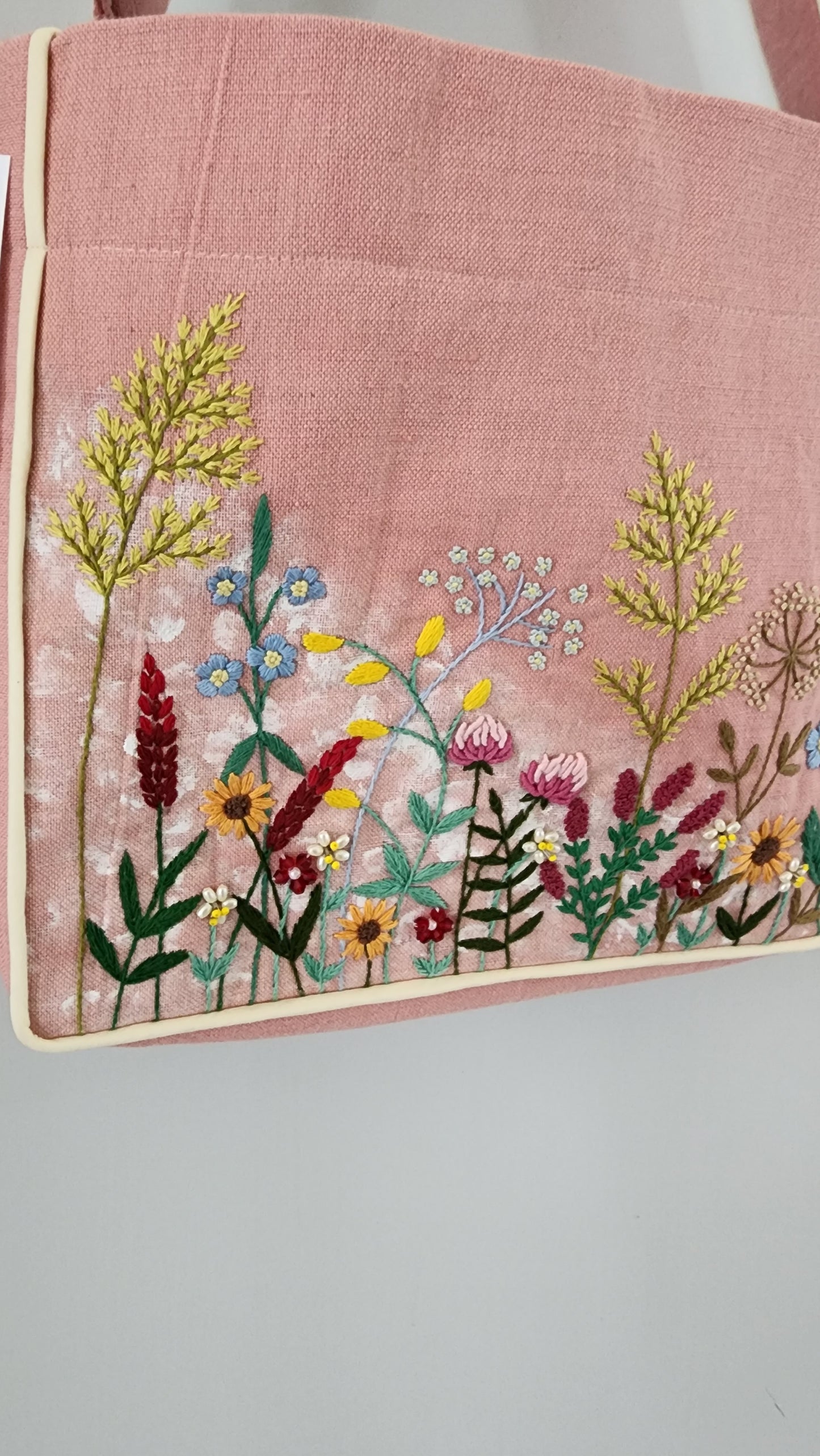 Ikali - Wild Garden - Hand-embroidered Kumstu bo Bag