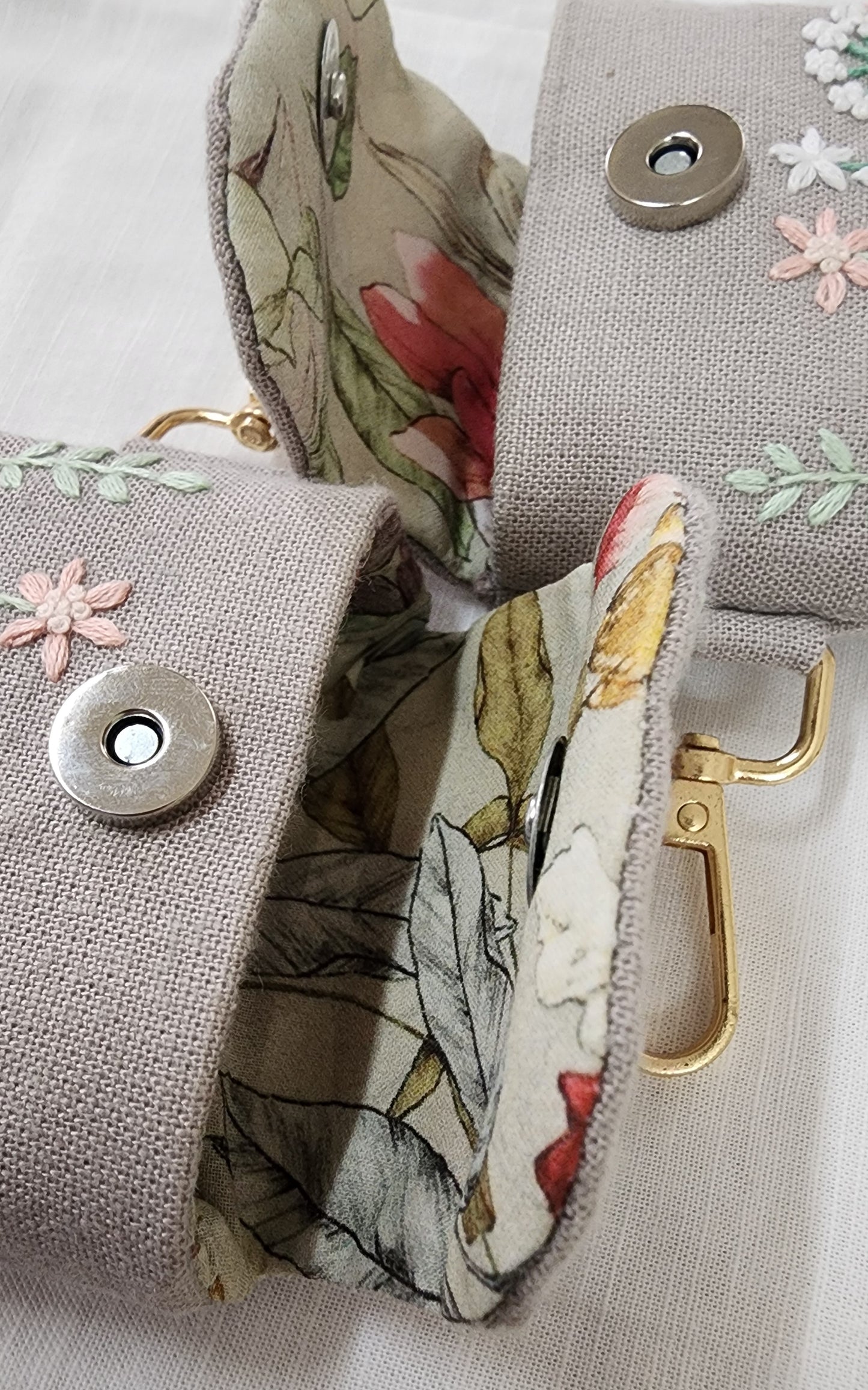 Floral Fusion - Hand-embroidered Earpod Pouch