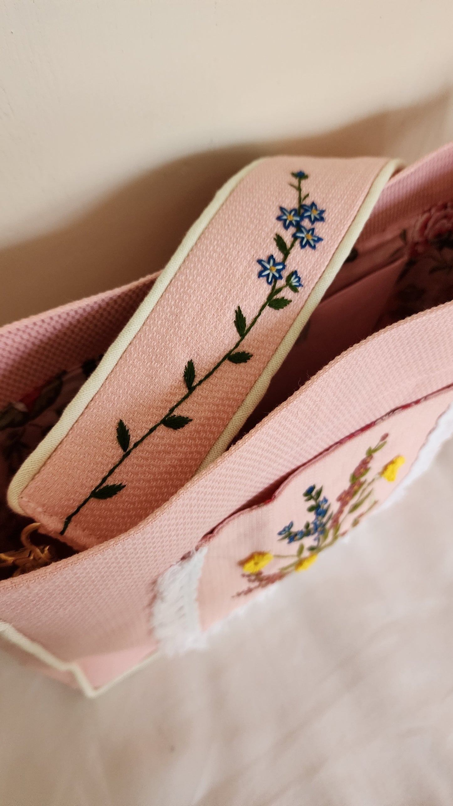 Ikali - Spring M Bouquet - Hand-embroidered Kumstu bo Bag