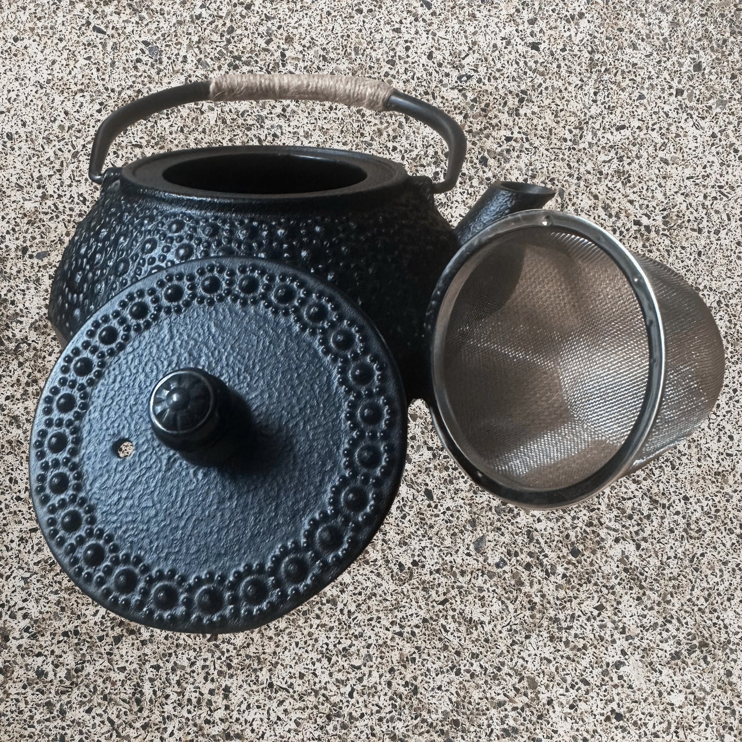 Cast-Iron Hobnail TeaPot - Traditional Japanese Tetsubin (Tetsu-Kyusu) Black Mandala TeaPot 1000ml