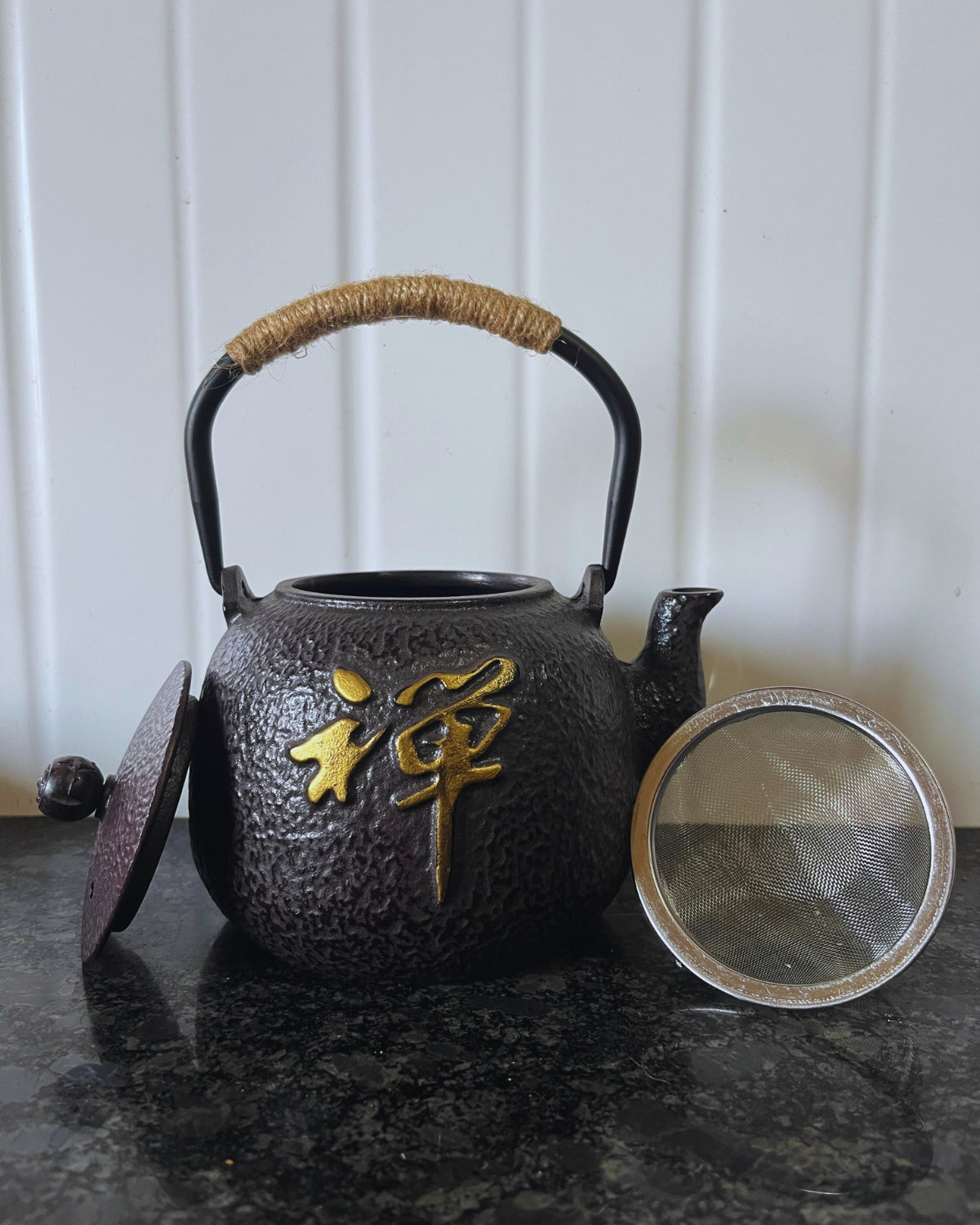 Cast-Iron Hobnail TeaPot - Traditional Japanese Tetsubin (Tetsu-Kyusu) Happy Family Black TeaPot 700ml