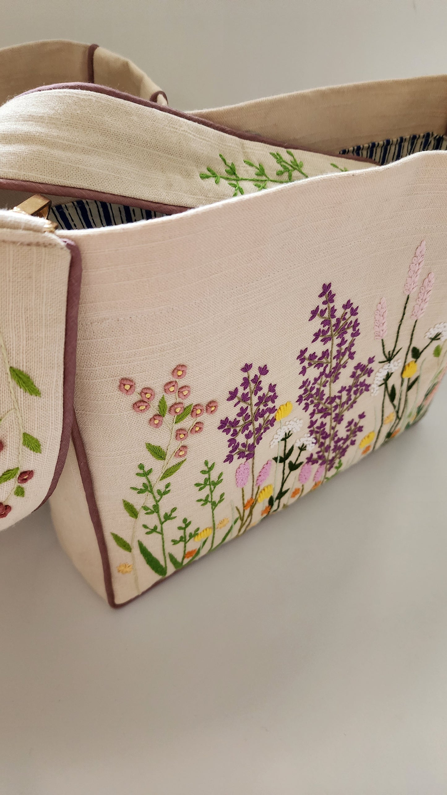 Full Garden - Hand-embroidered Kumstu bo Bag