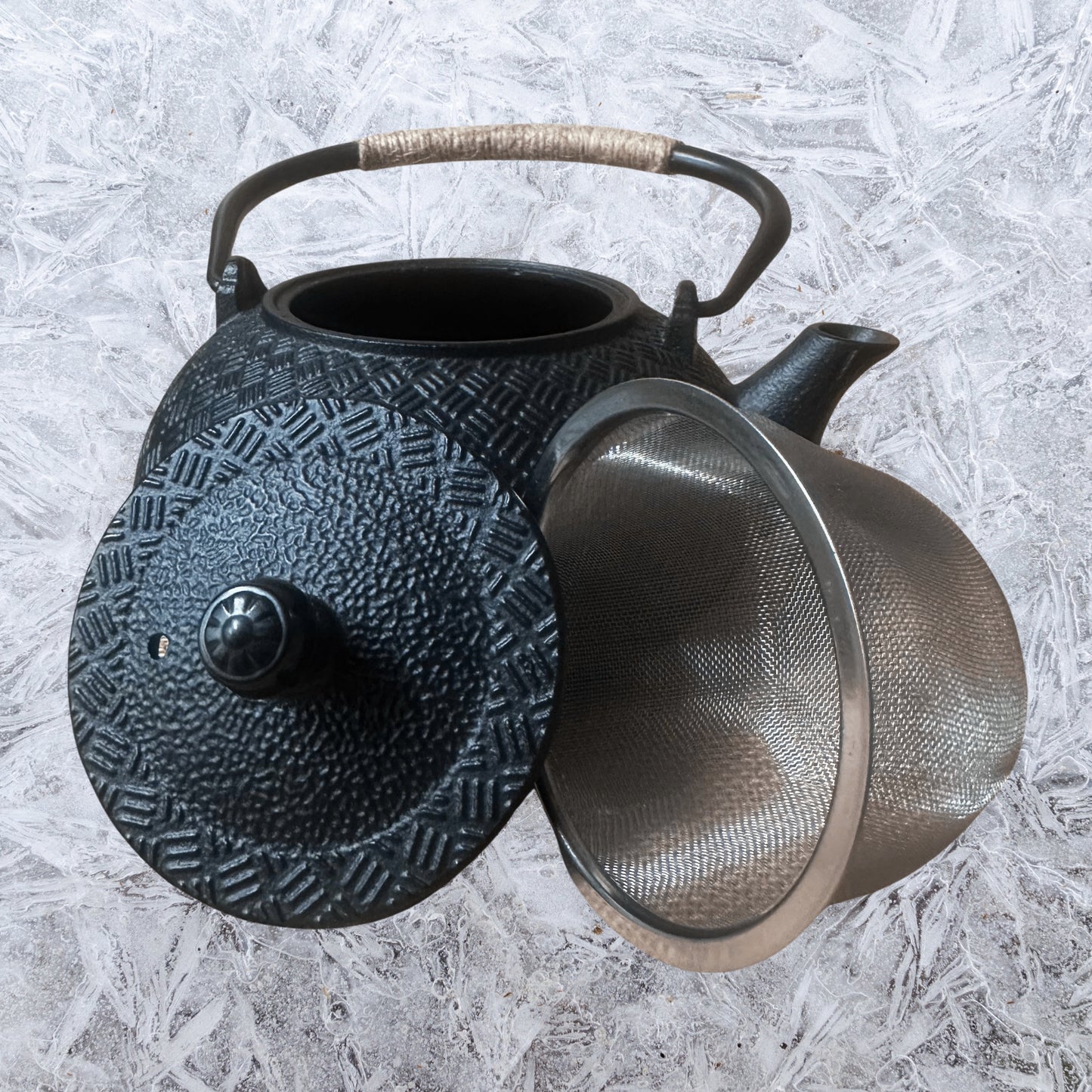 Cast-Iron Hobnail TeaPot - Traditional Japanese Tetsubin (Tetsu-Kyusu) Black Checks Wrap TeaPot 1200ml