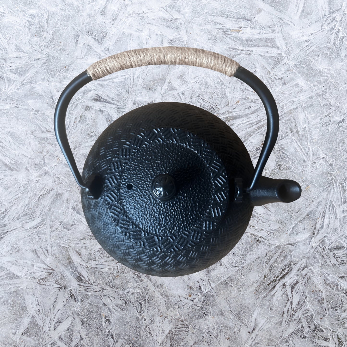 Cast-Iron Hobnail TeaPot - Traditional Japanese Tetsubin (Tetsu-Kyusu) Black Checks Wrap TeaPot 1200ml