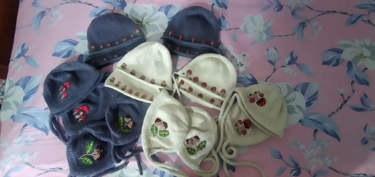 Handknit & Hand-embroidered Merino Wool Unisex Super Soft Premium Baby Bonnet