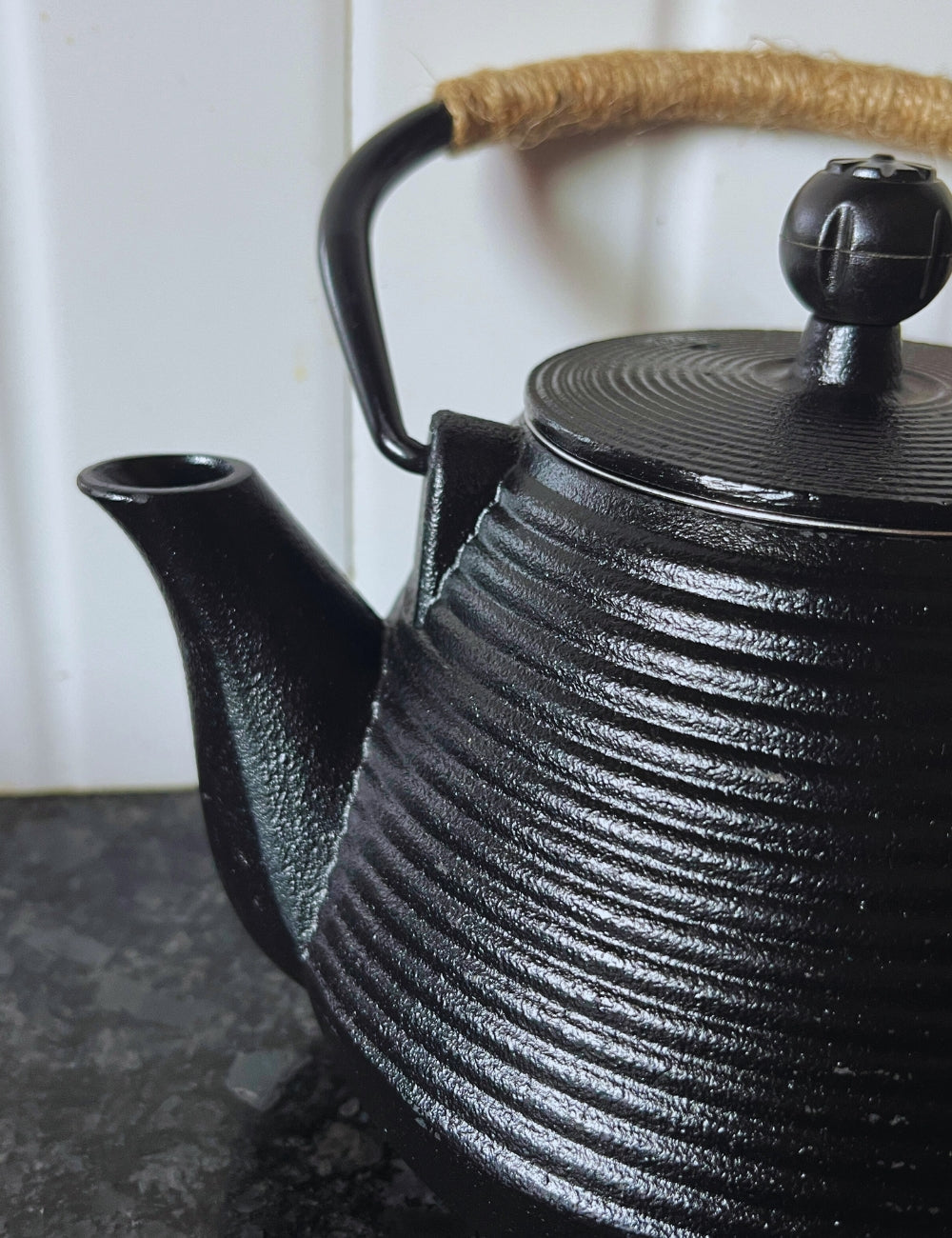 Cast-Iron Hobnail TeaPot - Traditional Japanese Tetsubin (Tetsu-Kyusu) Black Lines TeaPot 1000ml