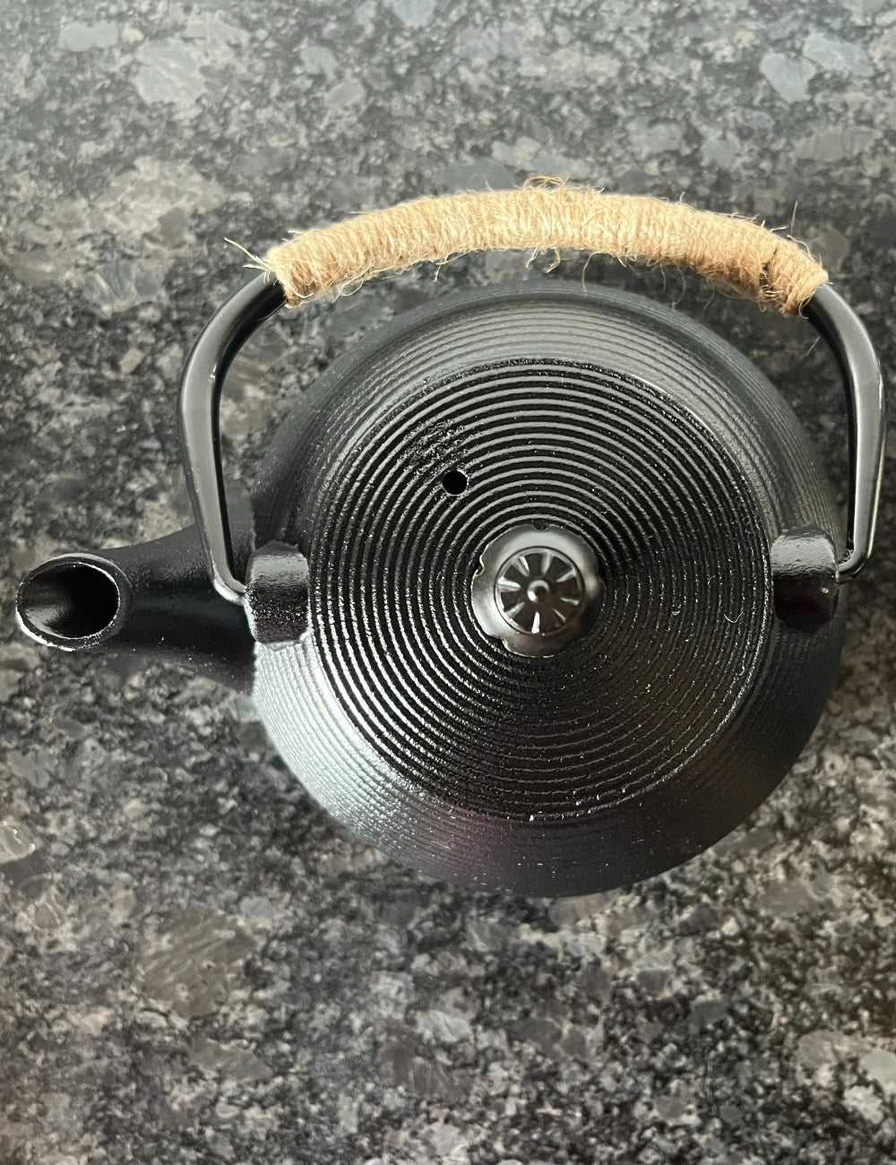 Cast-Iron Hobnail TeaPot - Traditional Japanese Tetsubin (Tetsu-Kyusu) Black Lines TeaPot 1000ml