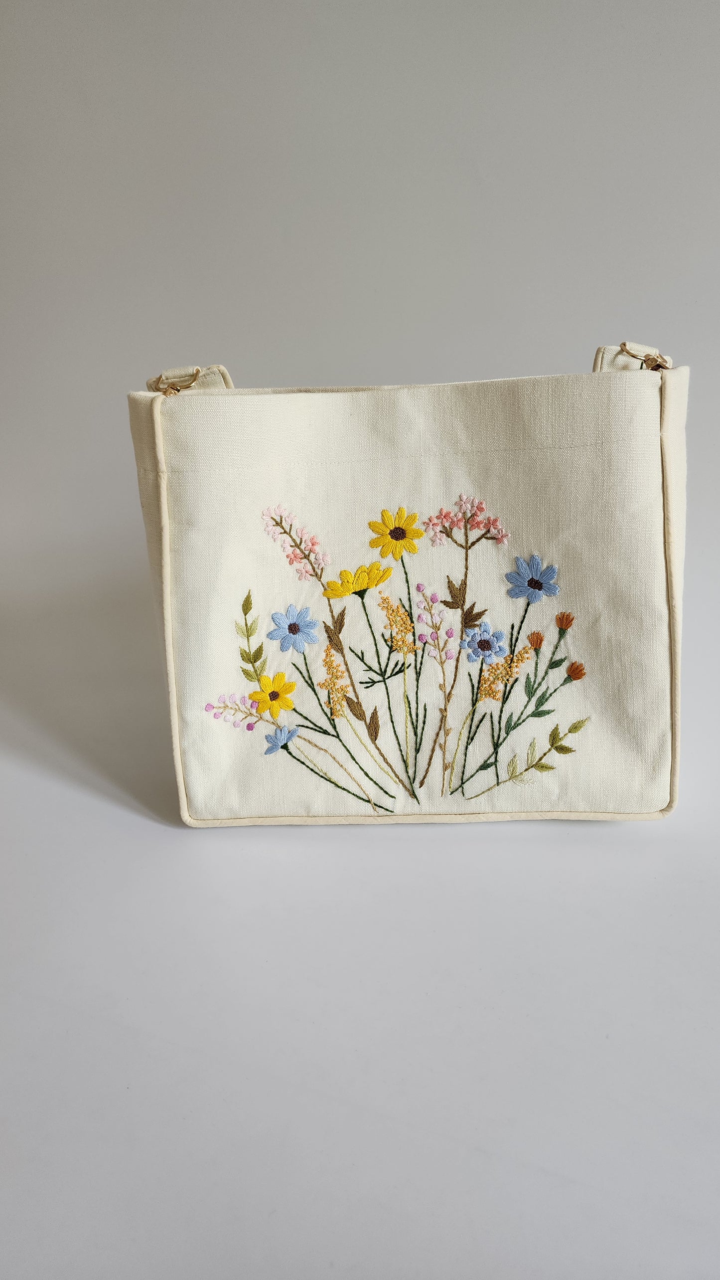 Ikali - Wild Flowers - Hand-embroidered Kumstu bo Bag