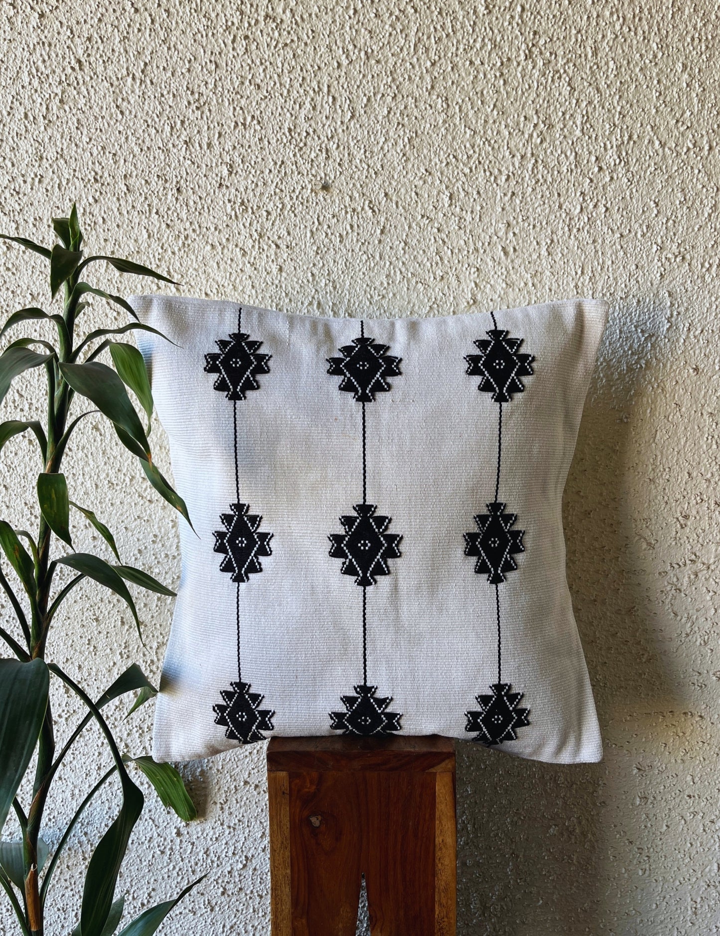 Chizami Weaves - Loin Loom Handwoven Cushion Cover Set in White & Black (Set of 5)