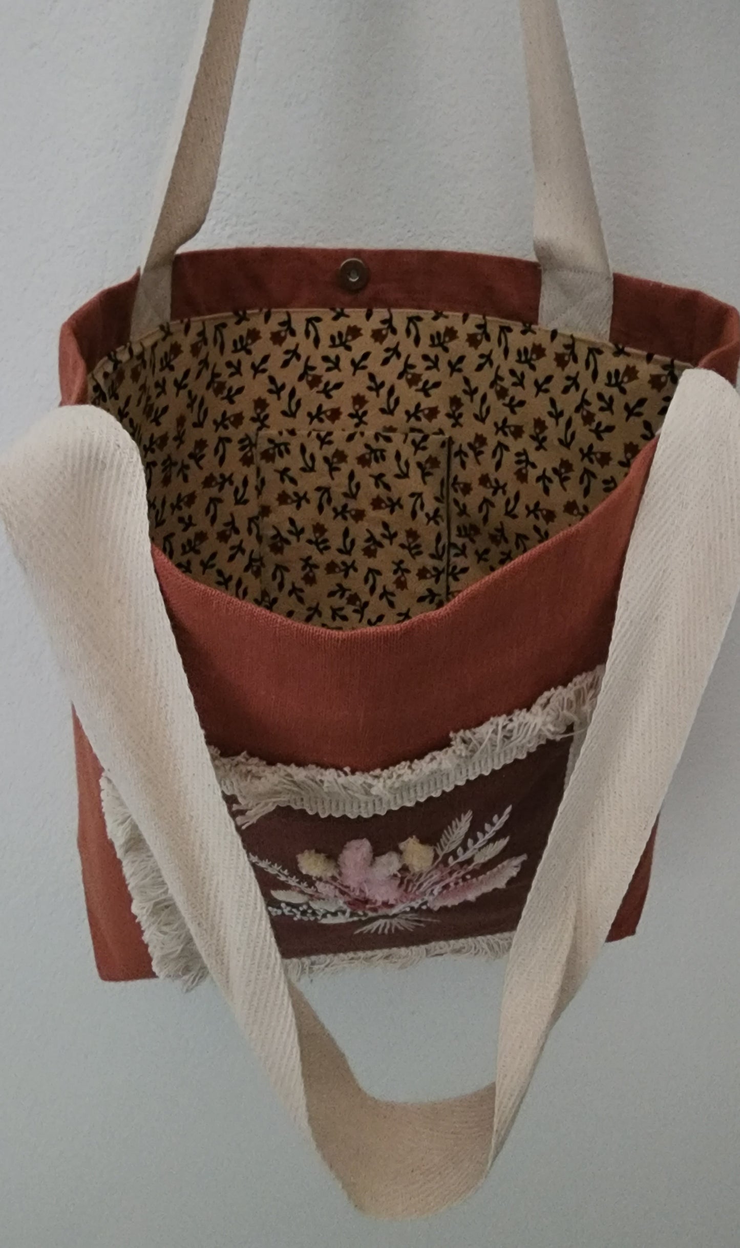 Ikali - Dried Flower Bouquet - Hand-embroidered Tote