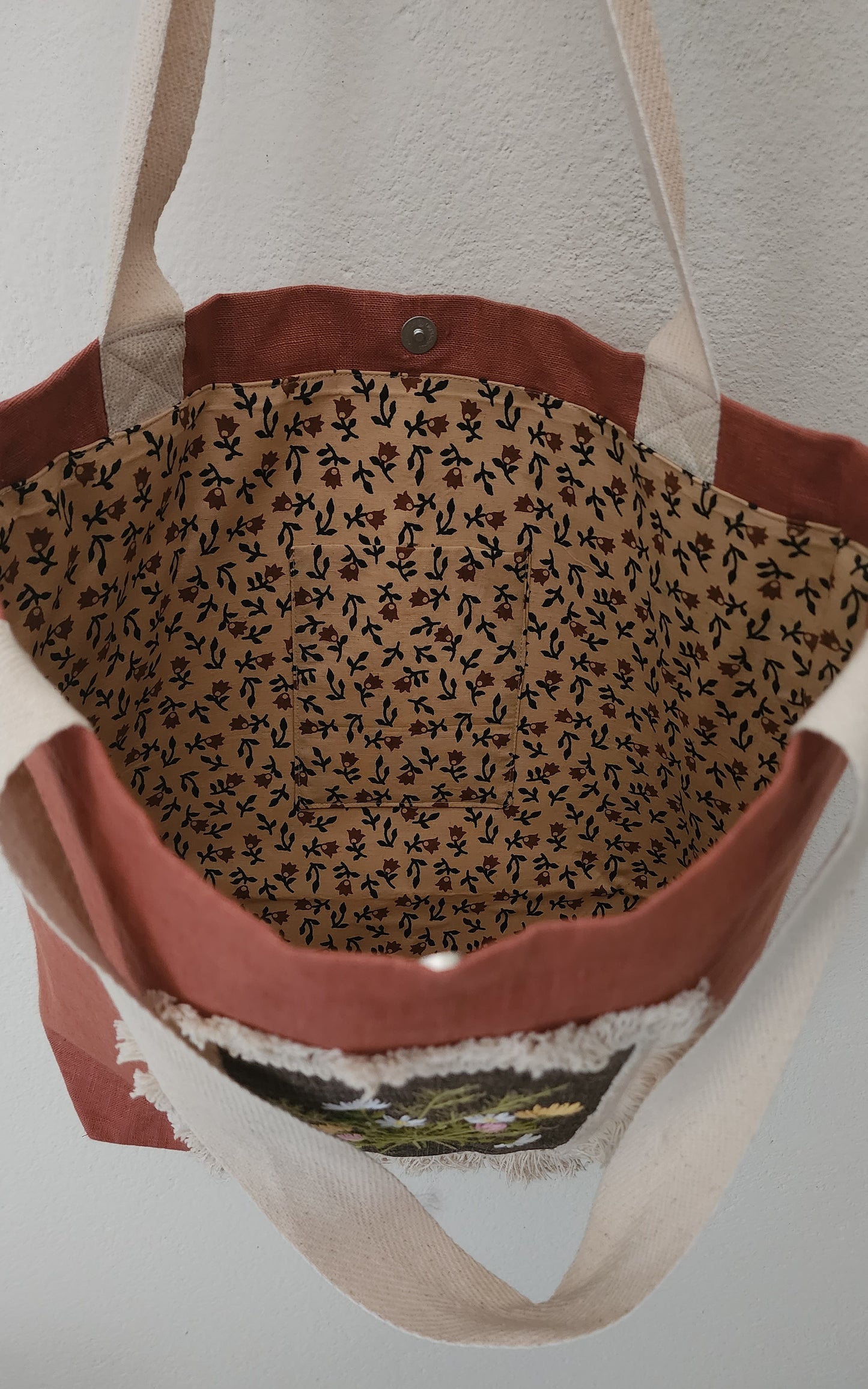 Ikali - Flower Bouquet - Hand-embroidered Tote