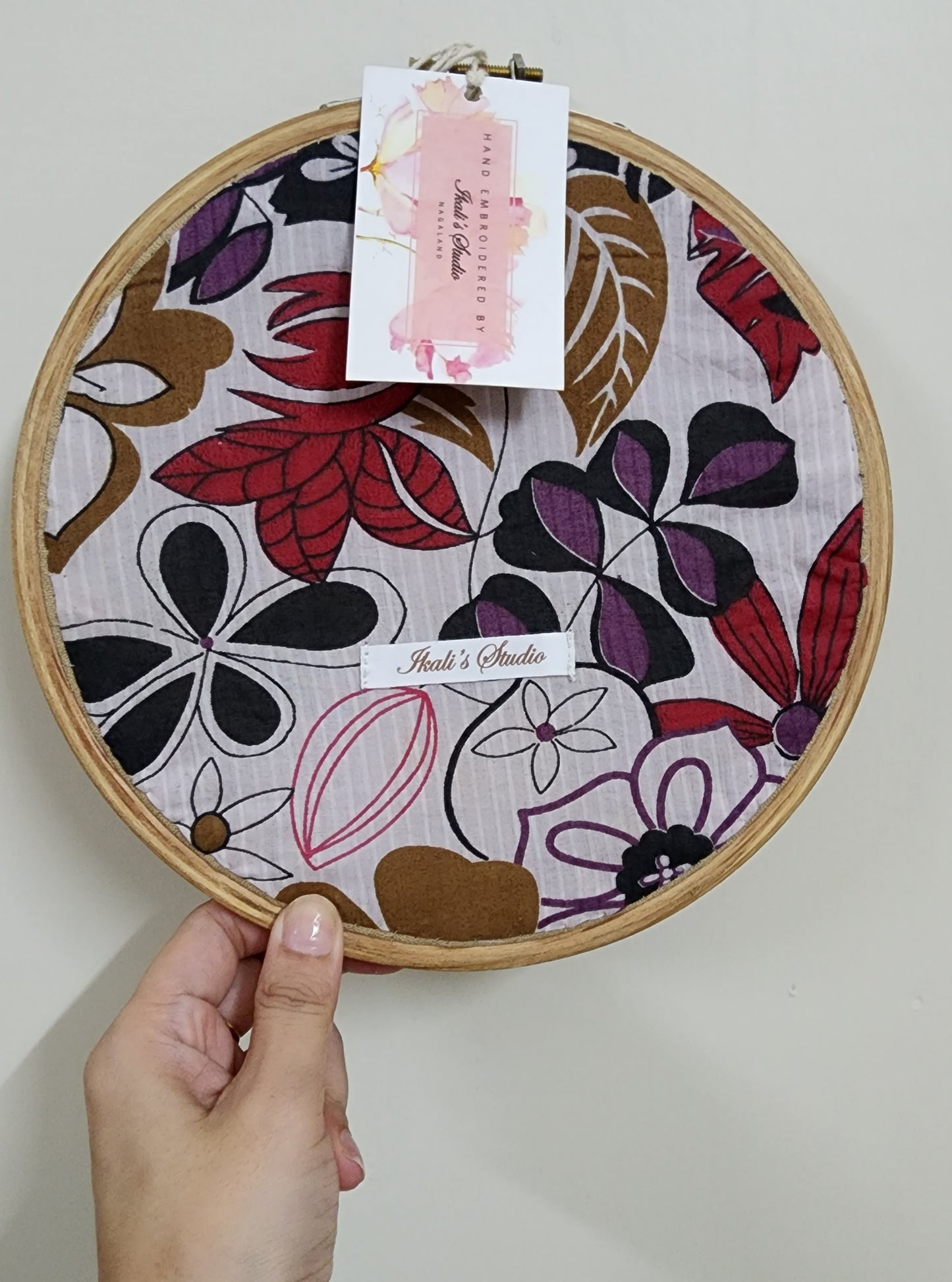 Ikali - Flower Circle - Hand-embroidered Wall-hanging Hoop