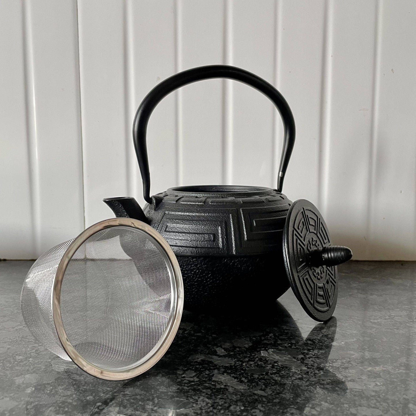 Cast-Iron Hobnail TeaPot - Traditional Japanese Tetsubin (Tetsu-Kyusu Black Square Wave TeaPot 1000ml with Stainless Steel Infuser