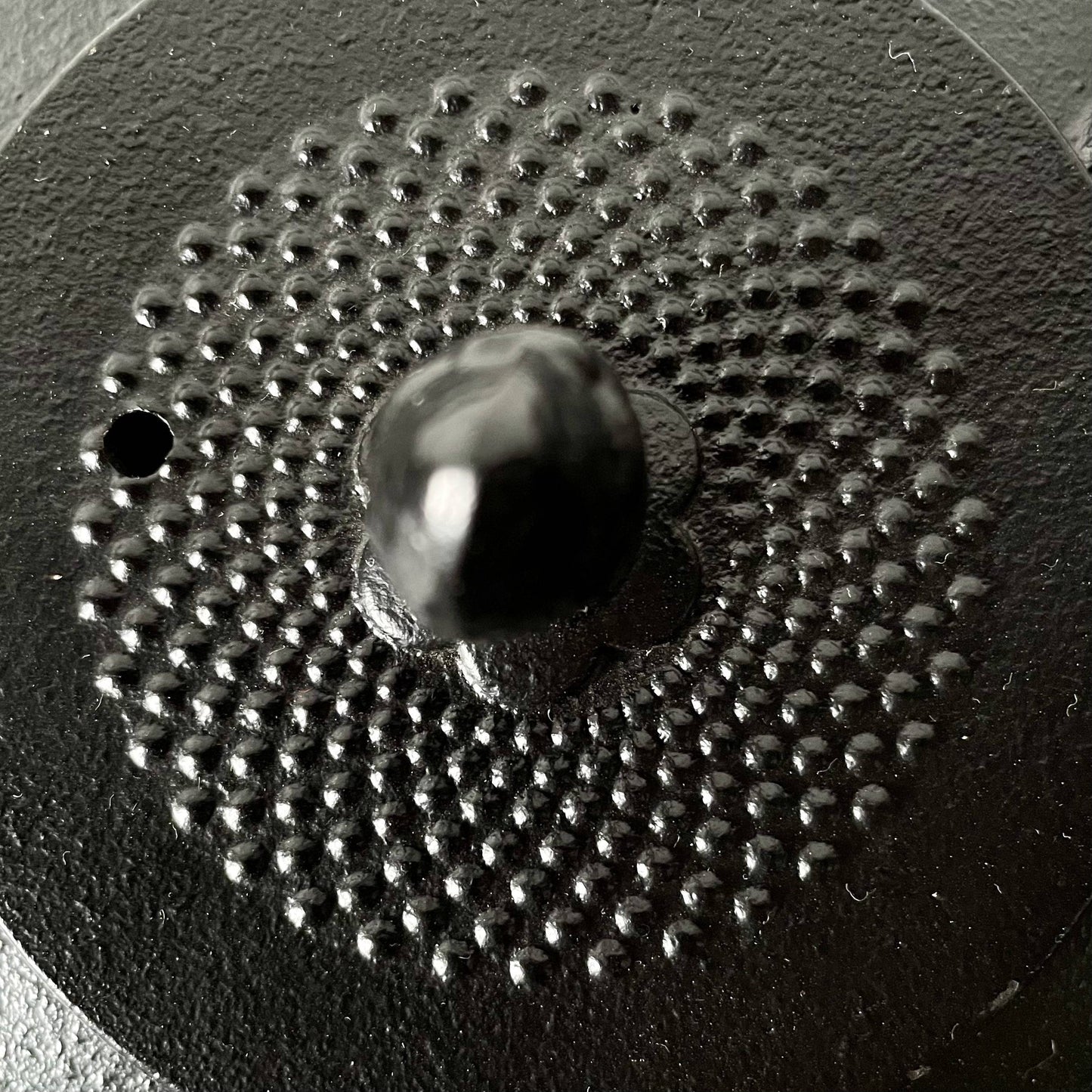 Cast-Iron Hobnail TeaPot - Traditional Japanese Tetsubin (Tetsu-Kyusu Black Arare patterned TeaPot 580ml Lid Pattern