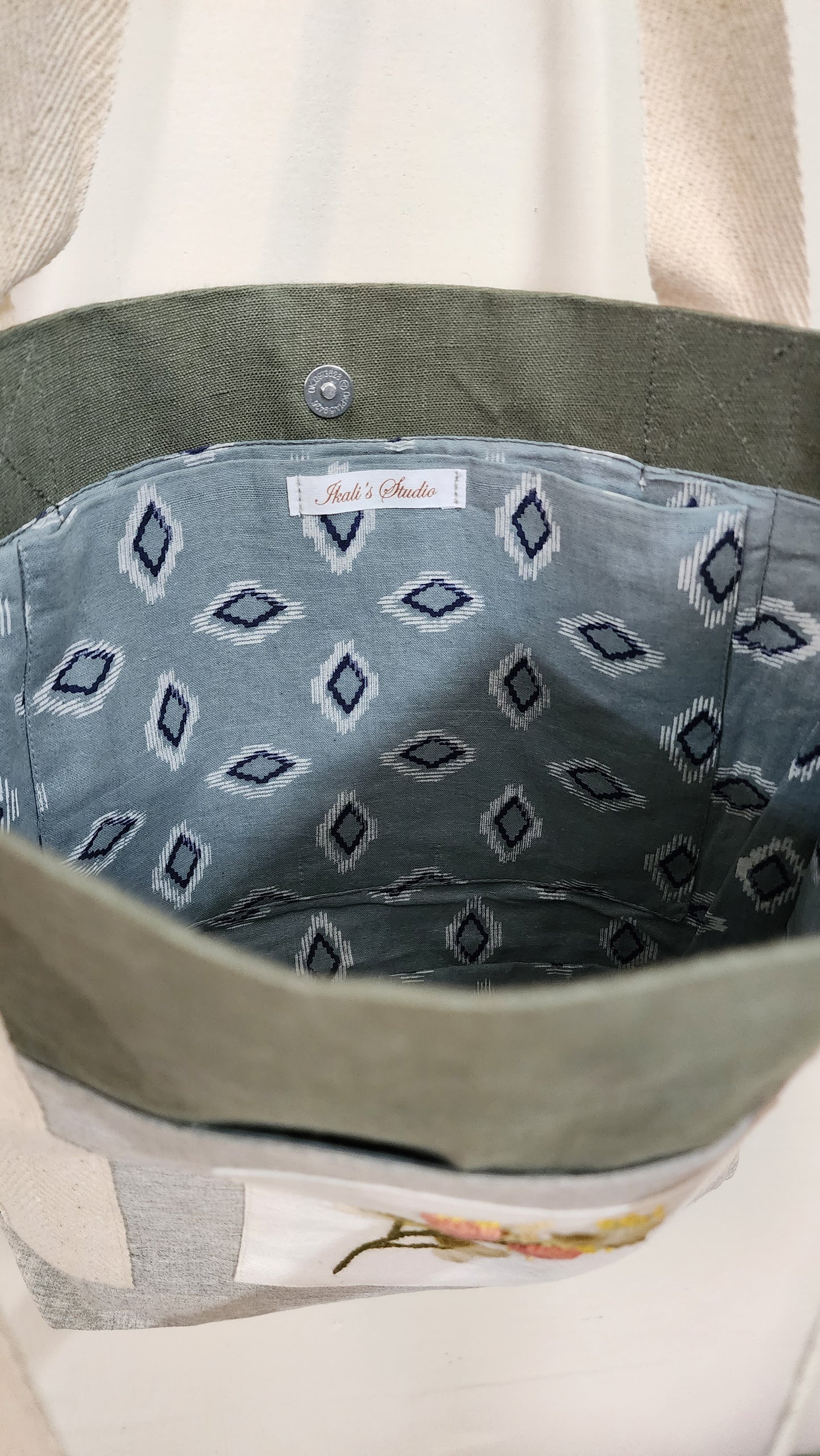 Ikali - Peach Clover -  Hand-embroidered Tote