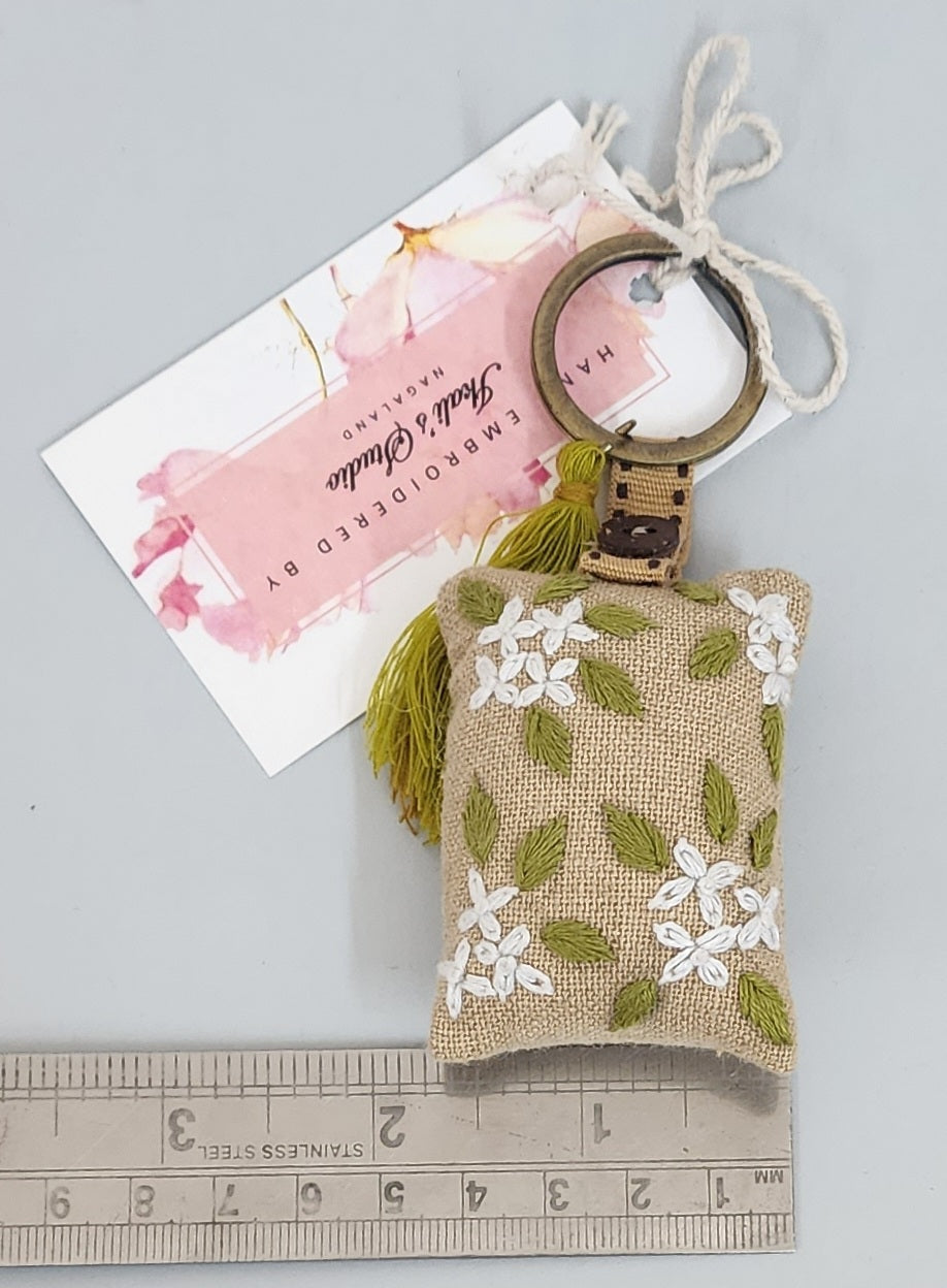 Ikali - White Flowers - Hand-embroidered Keychain