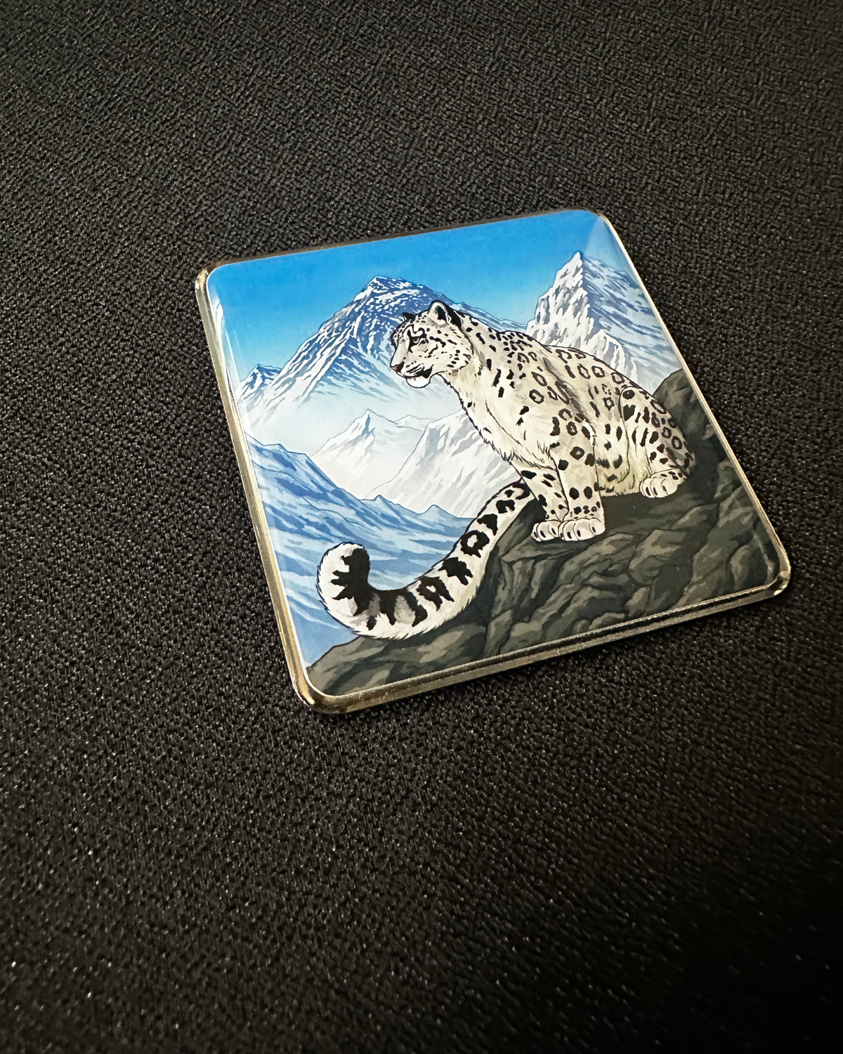 Sturdy Fridge Magnet in Steel - Snow Leopard