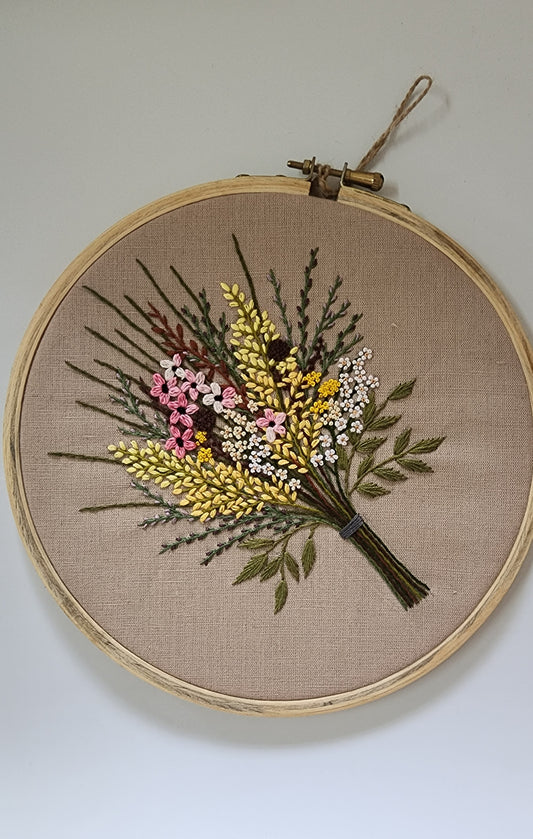 Ikali - Bouquet - Hand-embroidered Wall-hanging Hoop