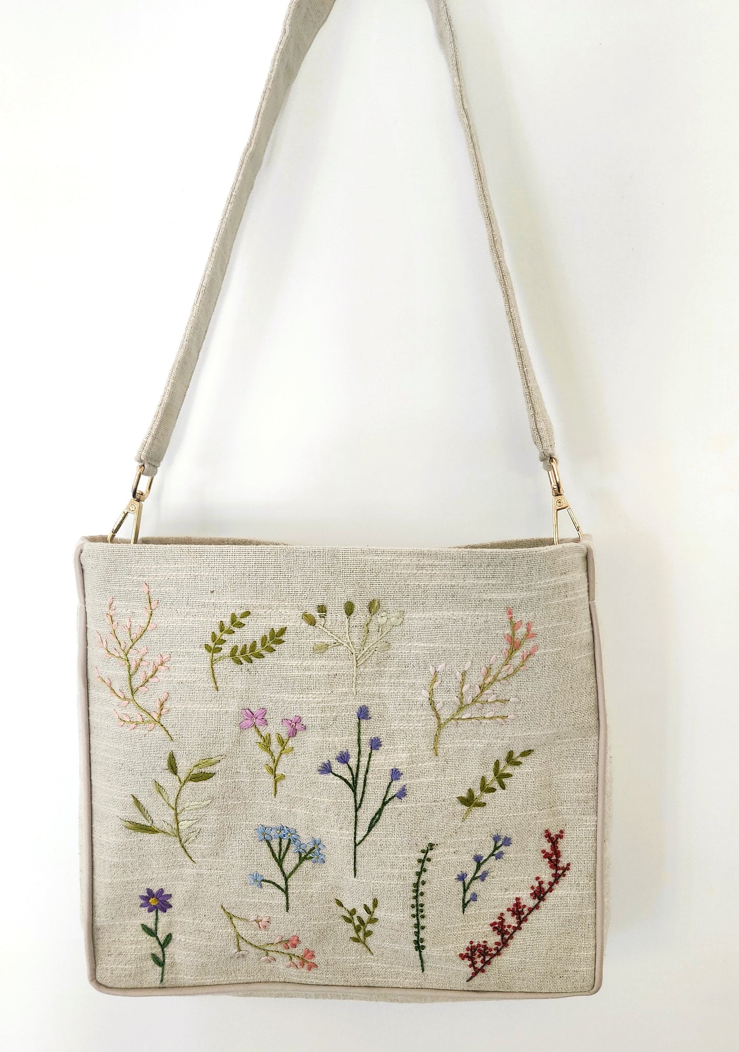 Ikali - Scattered Flower - Hand-embroidered Kumstu bo Bag