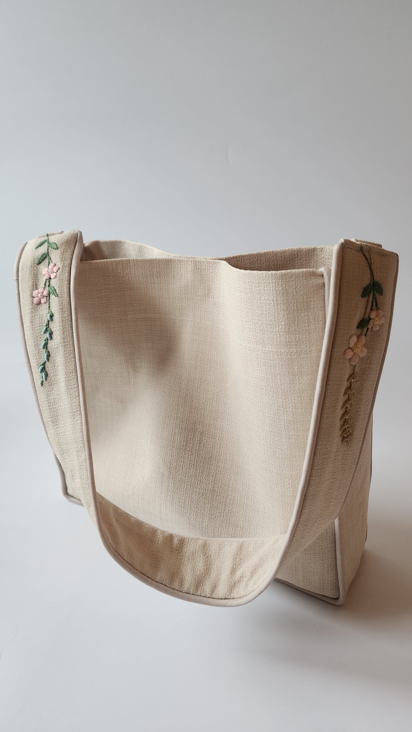 Ikali - Spring Bouquet - Hand-embroidered Kumstu bo Bag