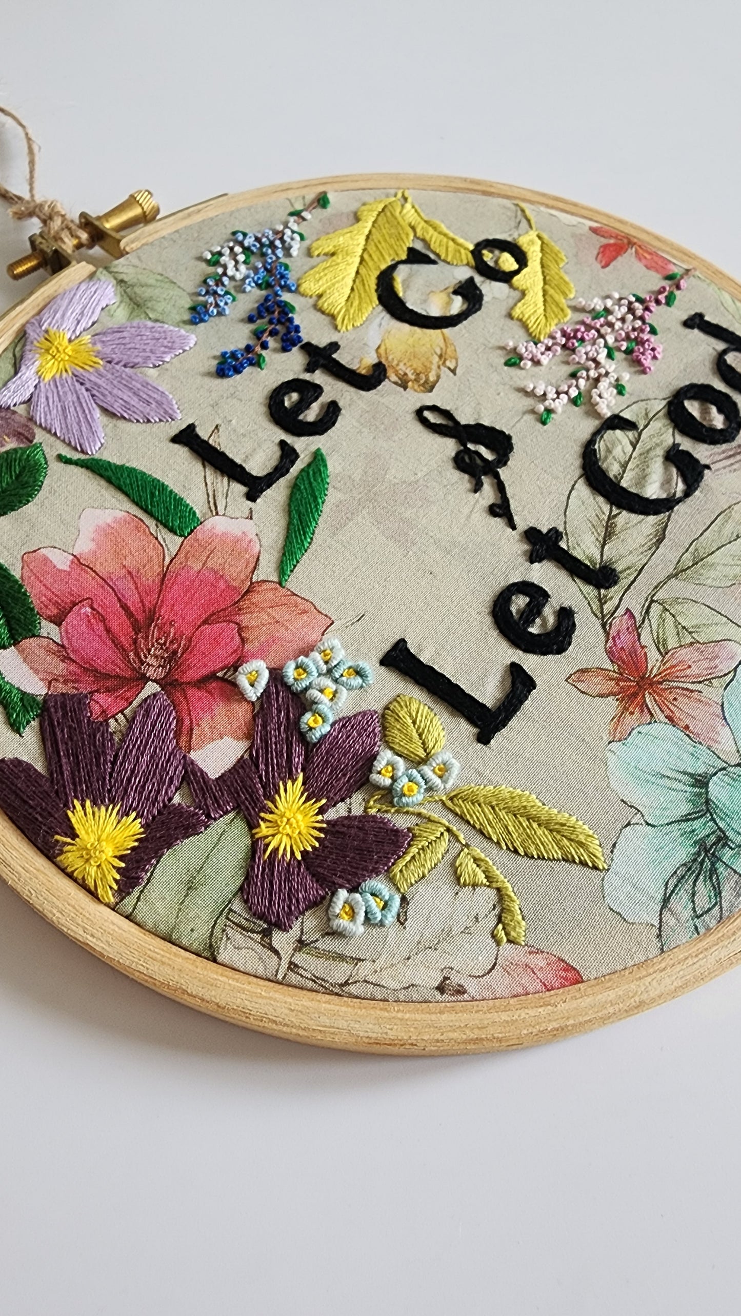 Ikali - Let Go & Let God - Hand-embroidered Wall-hanging Hoop