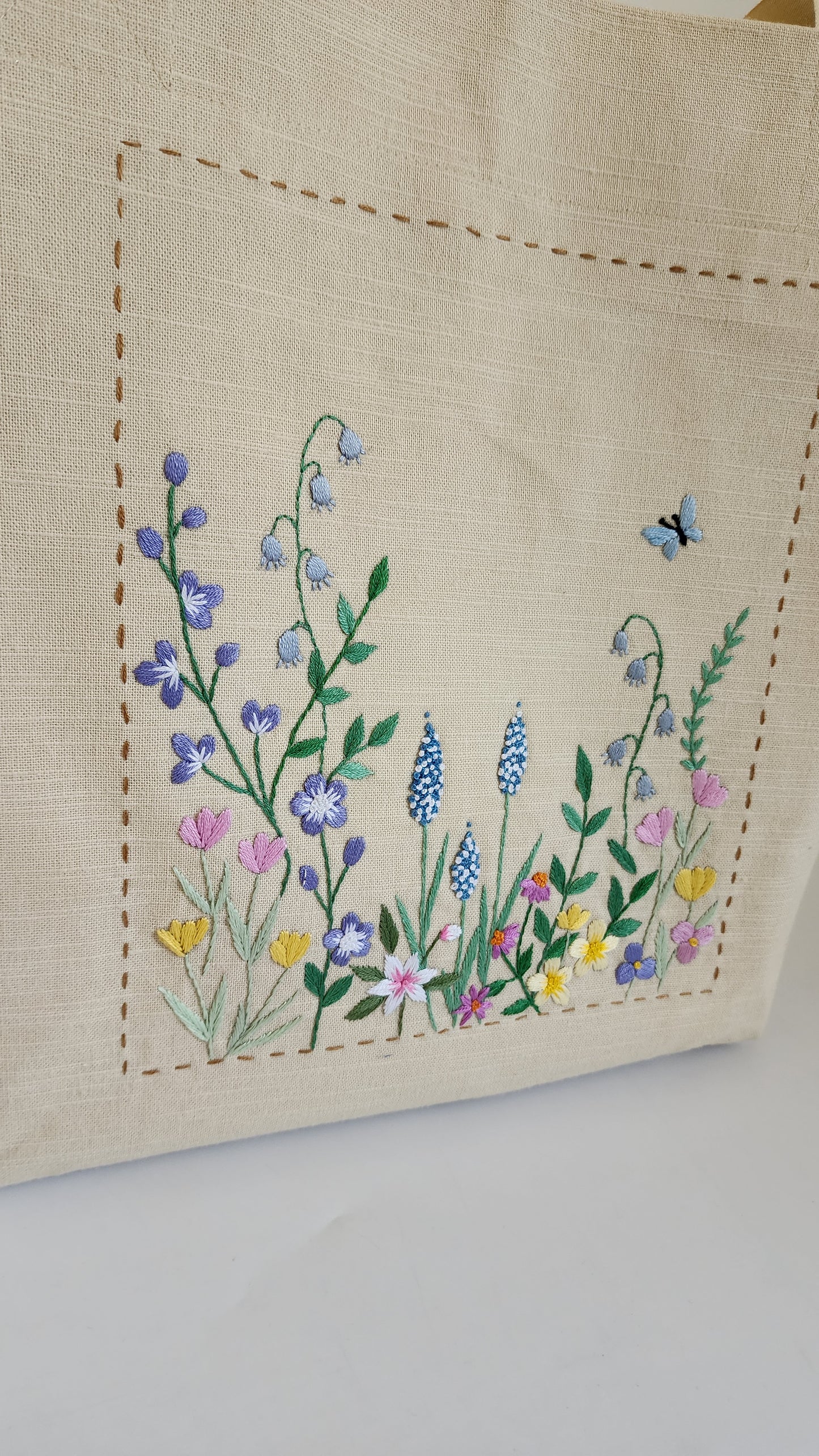 Ikali - Flowerbud - Hand-embroidered Tote