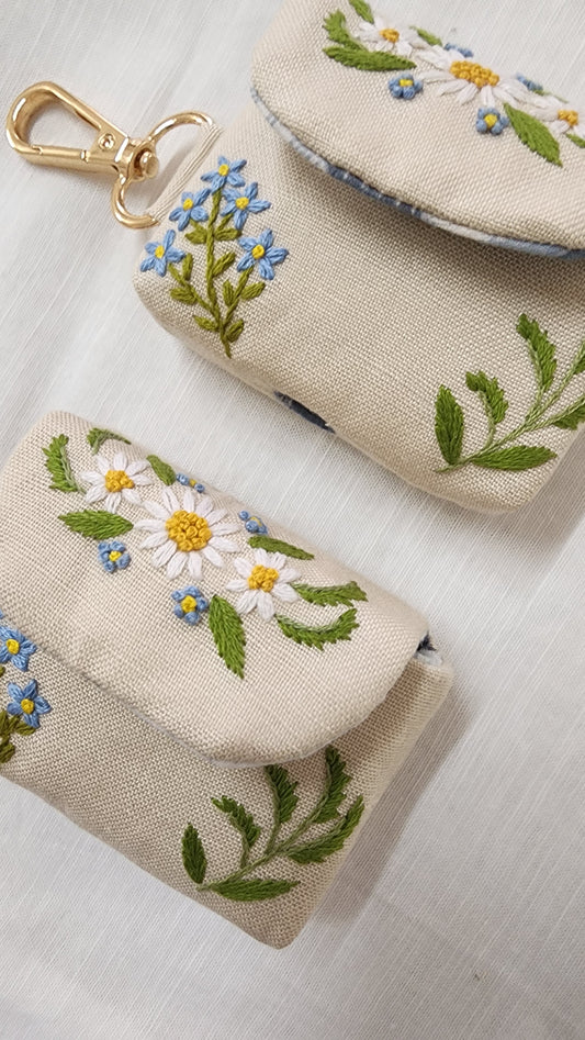 Daisies & Forget Me Not - Hand-embroidered Earpod Pouch