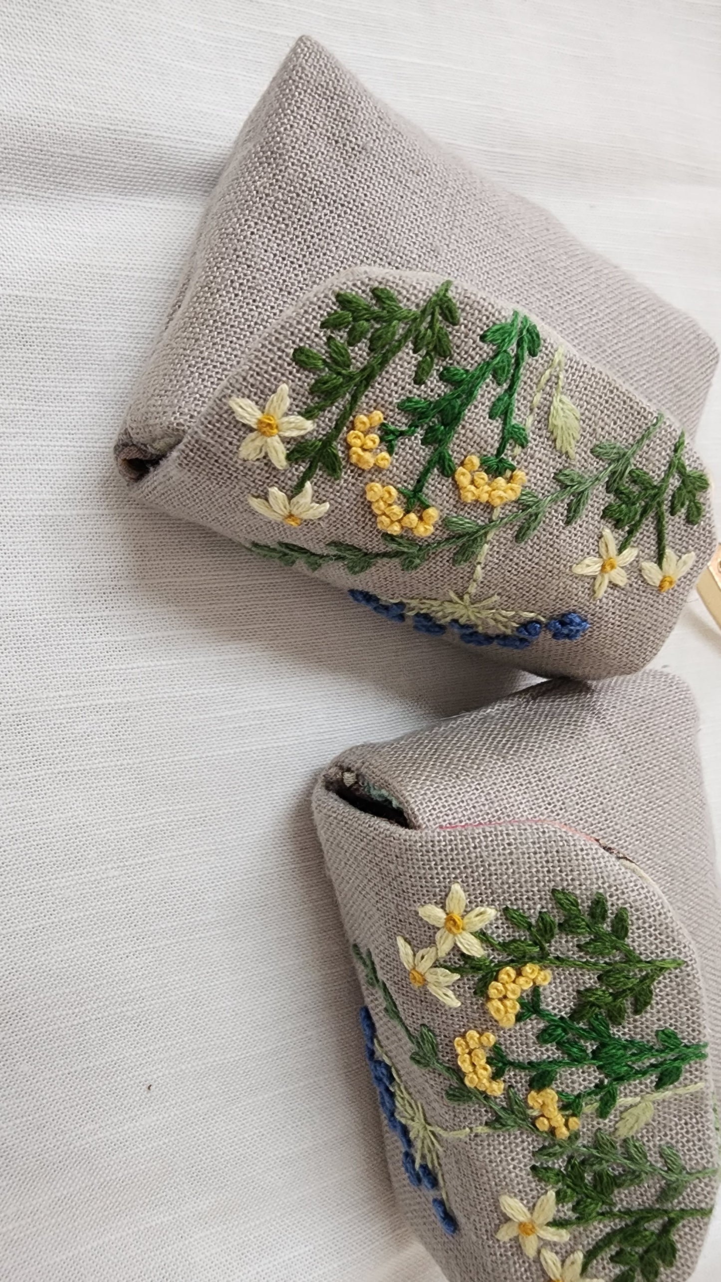 Mini Garden Flap - Hand-embroidered Earpod Pouch