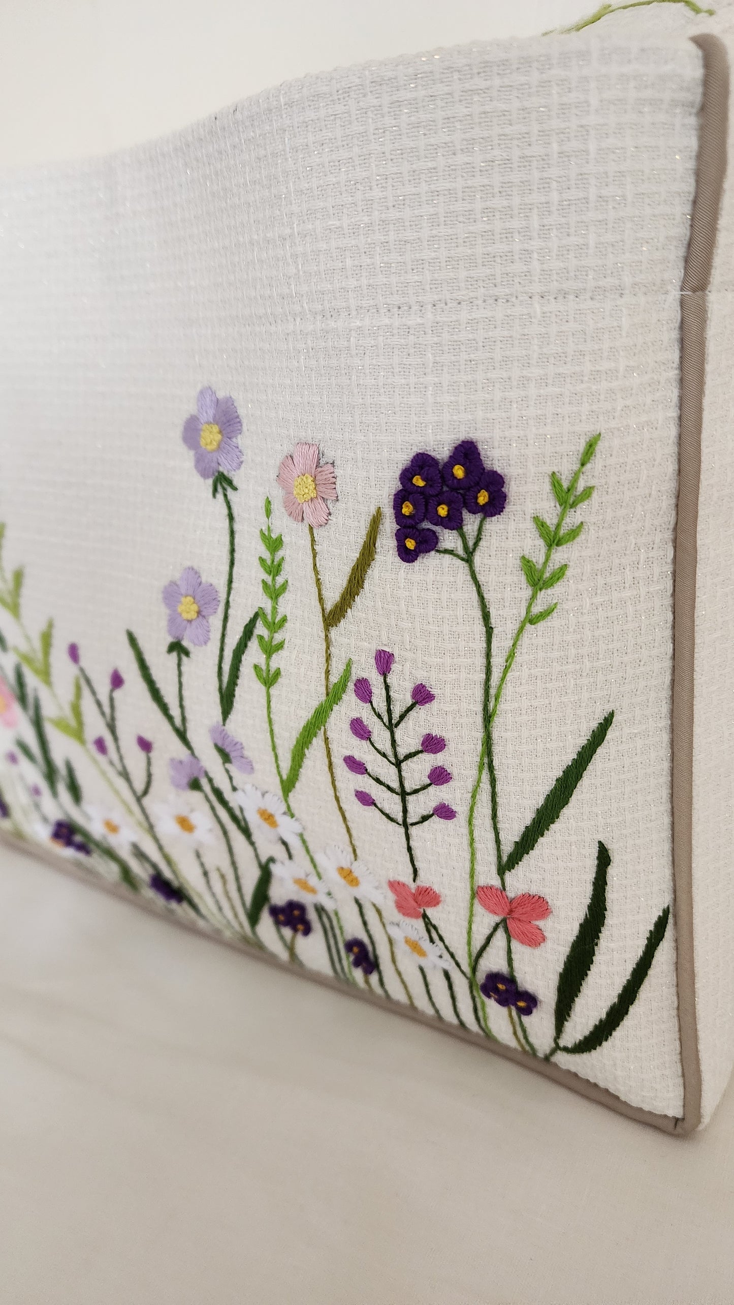 Ikali - Spring Field - Hand-embroidered Kumstu bo Bag