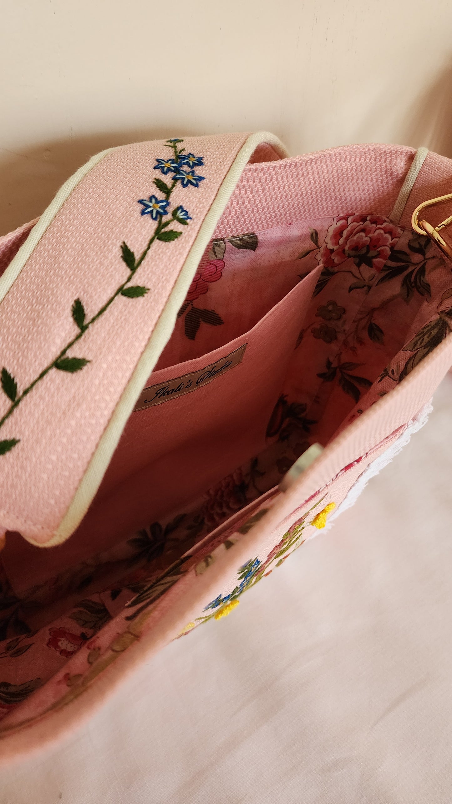 Ikali - Spring M Bouquet - Hand-embroidered Kumstu bo Bag