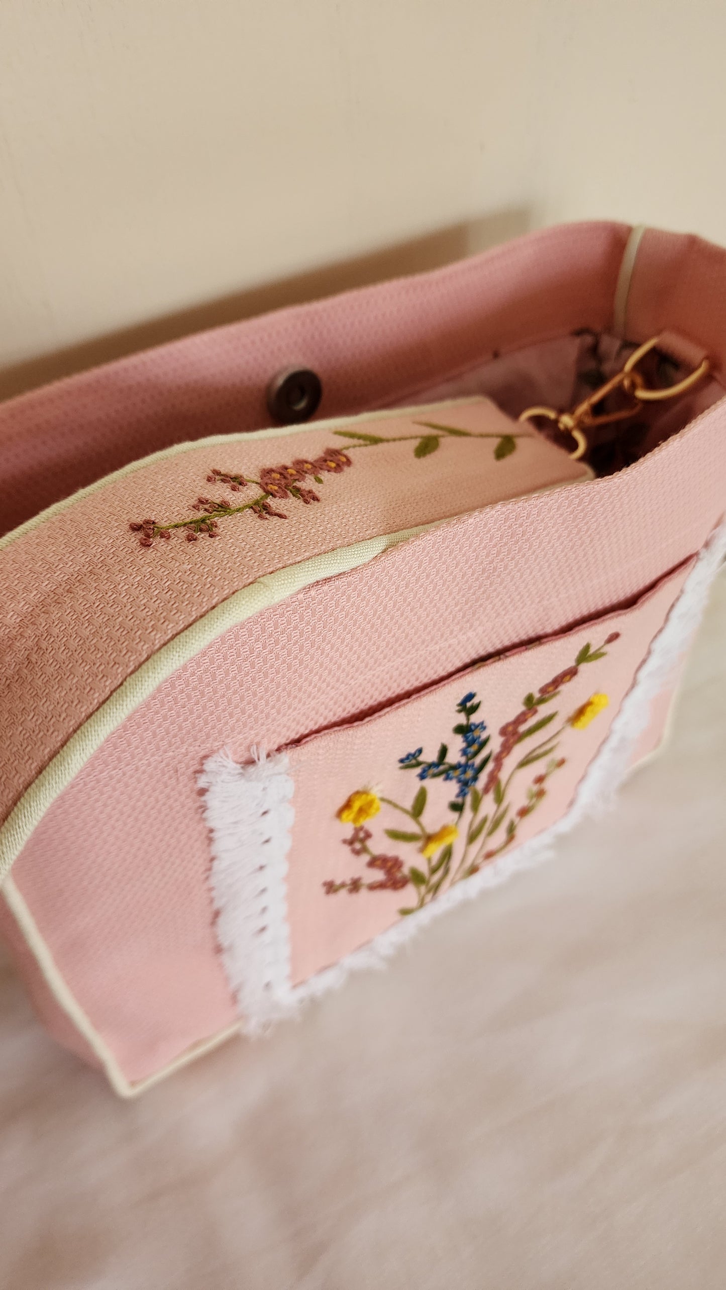 Ikali - Spring M Bouquet - Hand-embroidered Kumstu bo Bag