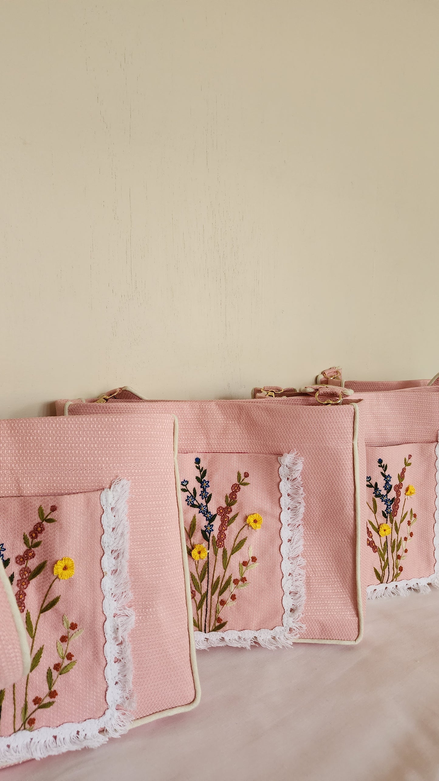 Ikali - Spring M Bouquet - Hand-embroidered Kumstu bo Bag