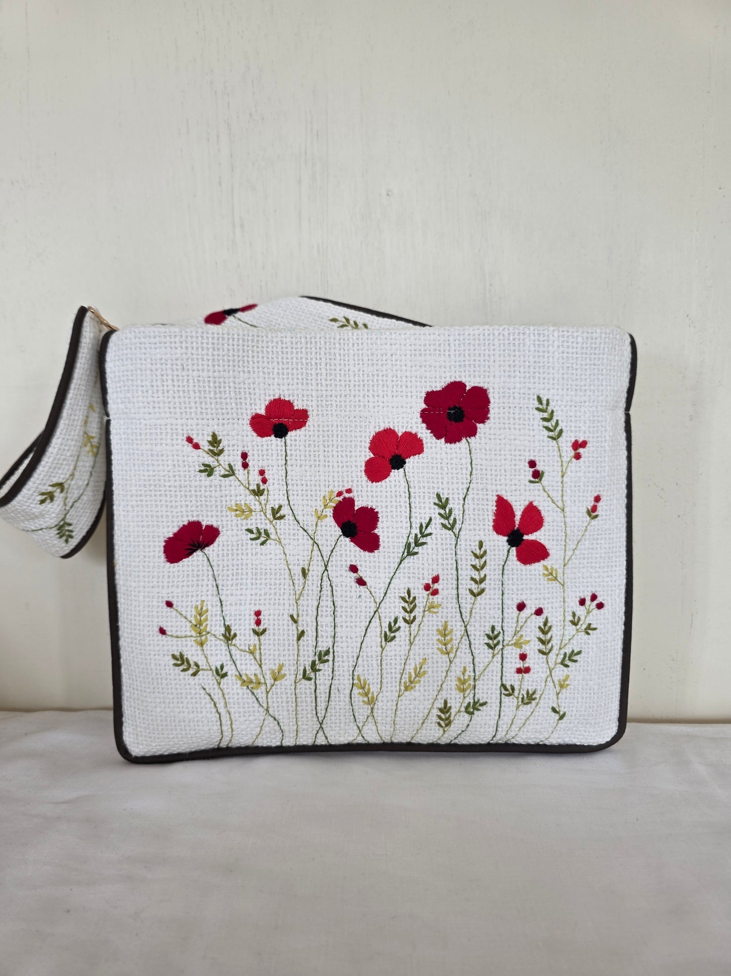 Poppies - Hand-embroidered Kumstu bo Bag