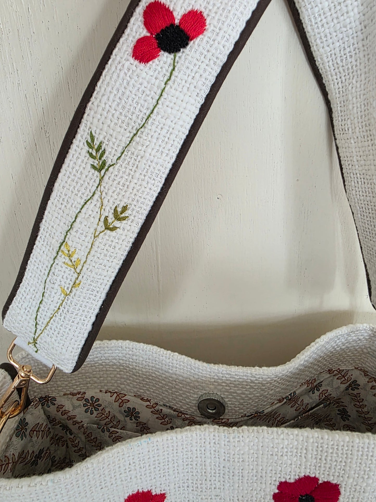 Poppies - Hand-embroidered Kumstu bo Bag