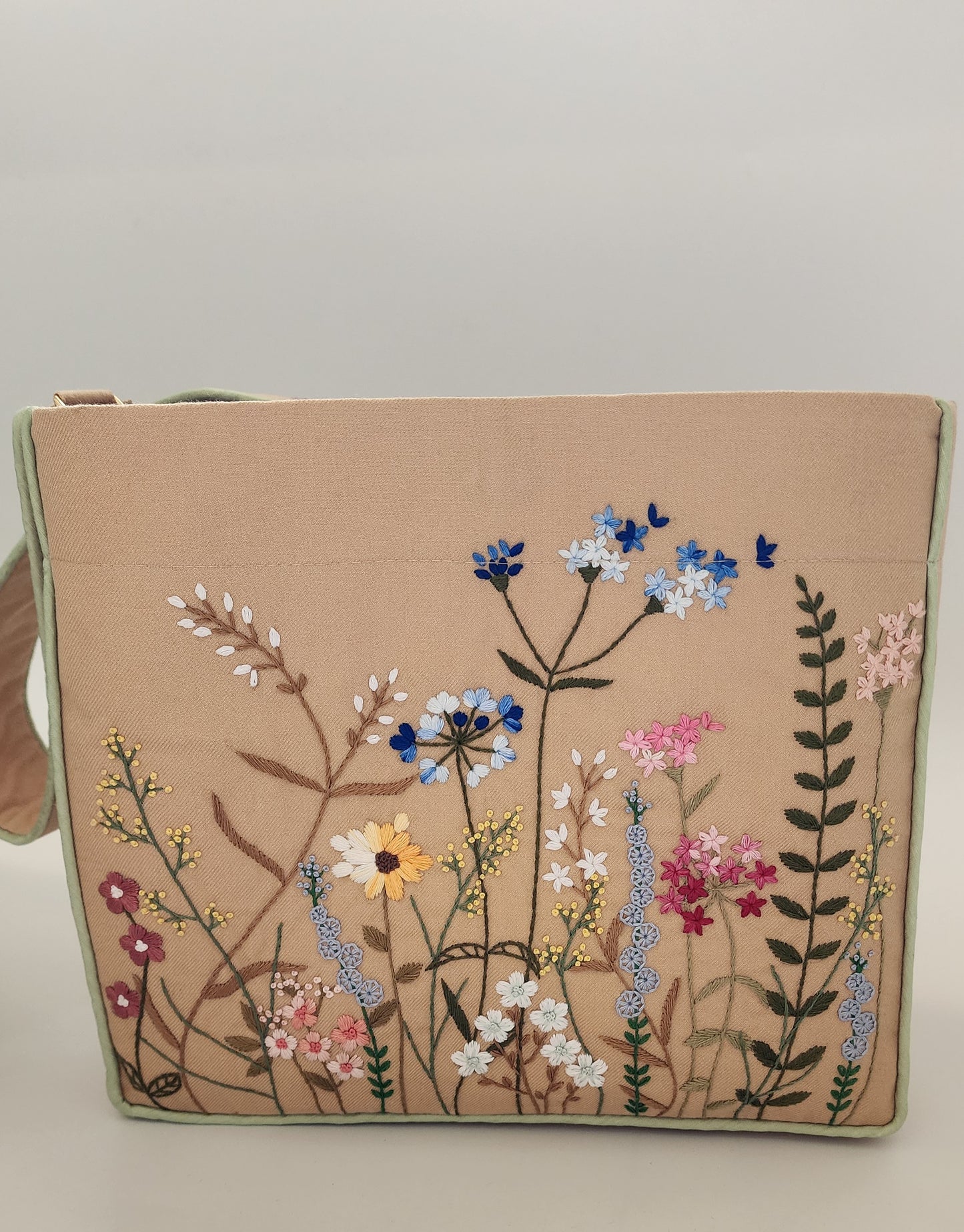 Mix Garden - Hand-embroidered Kumstu bo Bag