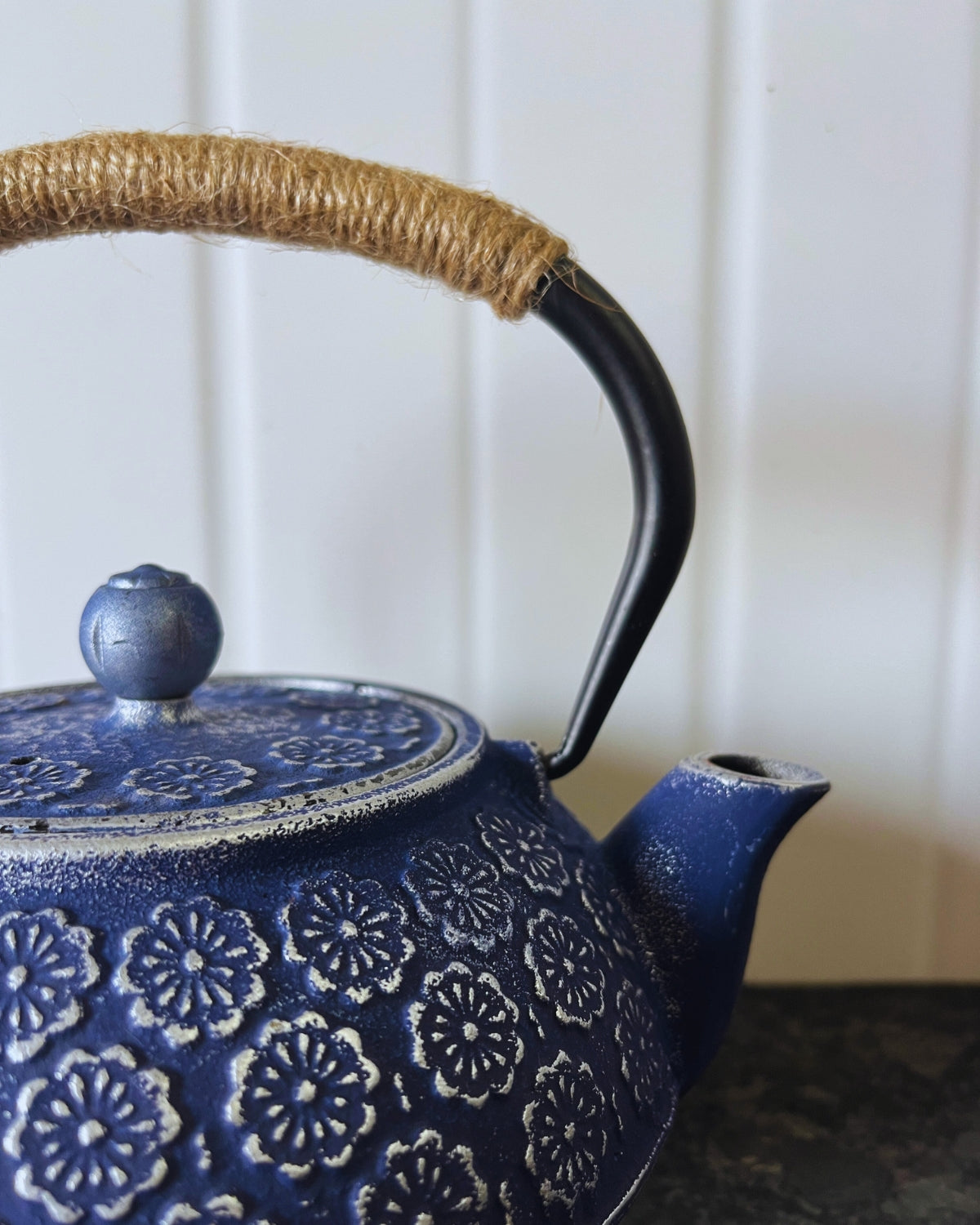 Cast-Iron Hobnail TeaPot - Traditional Japanese Tetsubin (Tetsu-Kyusu) Jasmine Blue TeaPot 1000ml