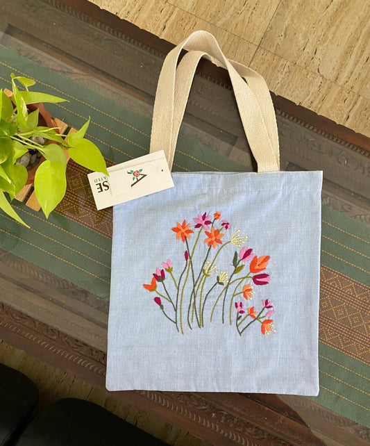 Avirose - Flowers & Skies - Hand-embroidered Tote