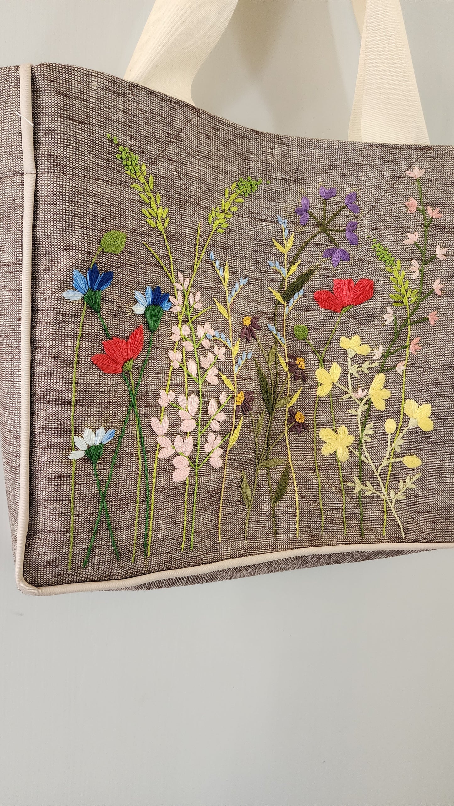 Ikali - Flower Garden - Hand-embroidered Kumstu bo Bag