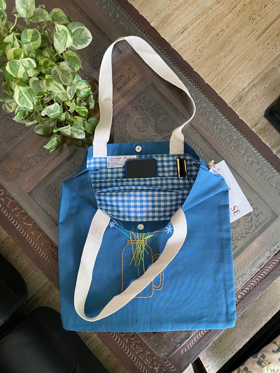Avirose - Pretty Bunch - Hand-embroidered Tote