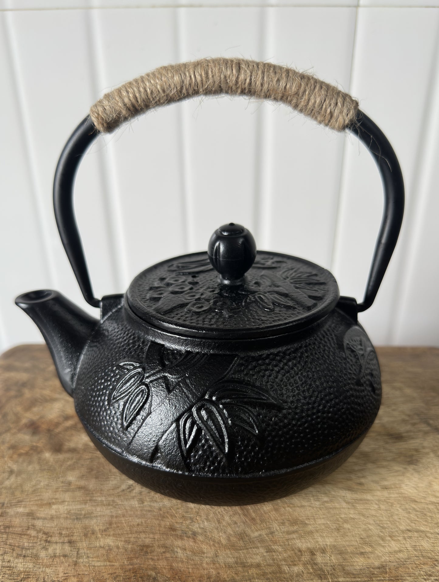 Cast-Iron Hobnail TeaPot - Traditional Japanese Tetsubin (Tetsu-Kyusu) Black Bamboo TeaPot 780ml