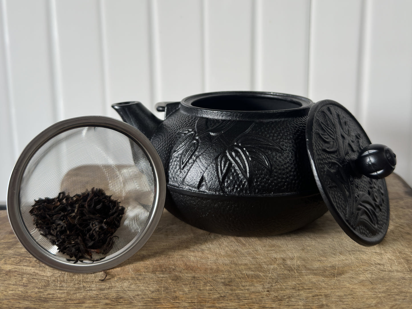 Cast-Iron Hobnail TeaPot - Traditional Japanese Tetsubin (Tetsu-Kyusu) Black Bamboo TeaPot 780ml