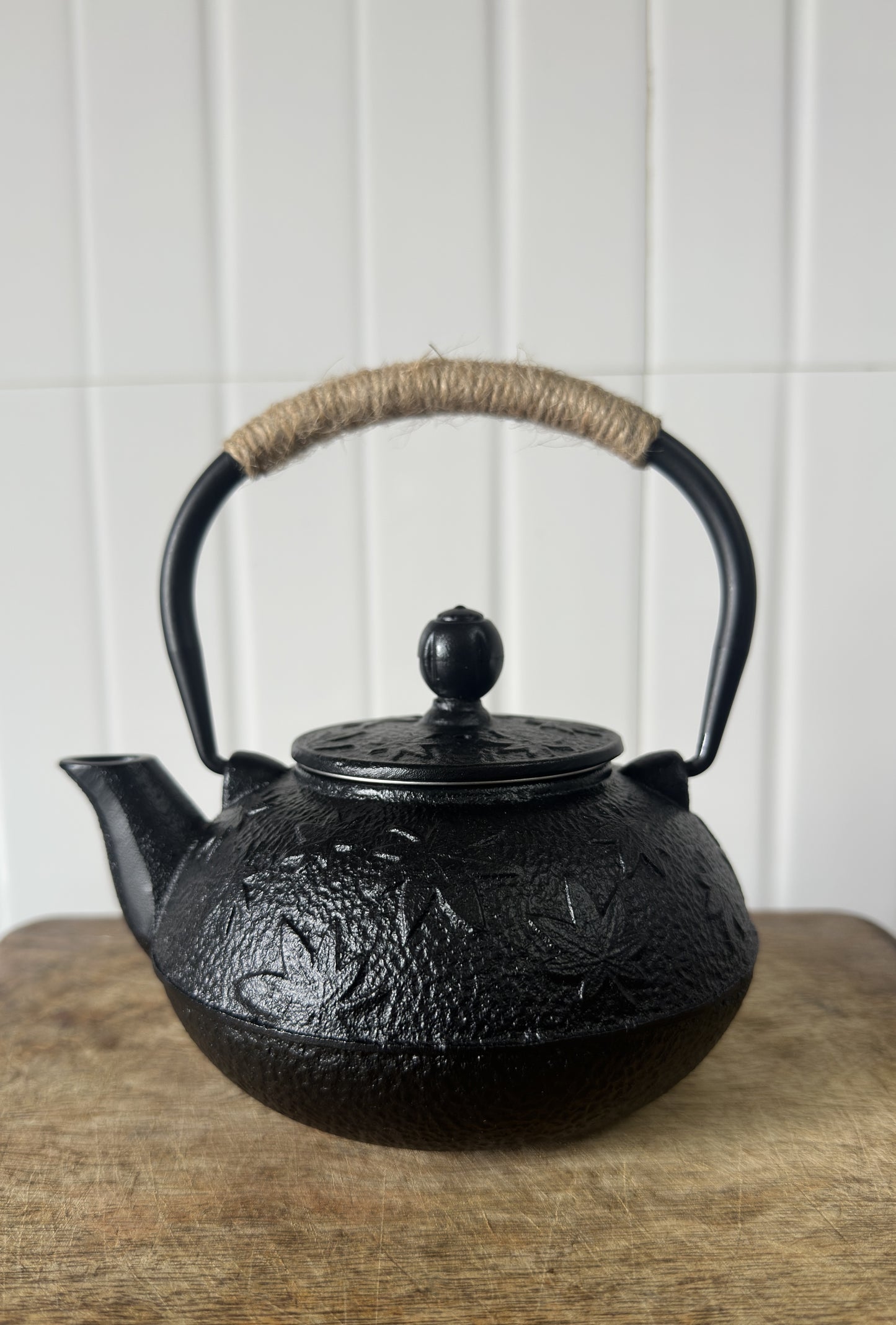 Cast-Iron Hobnail TeaPot - Traditional Japanese Tetsubin (Tetsu-Kyusu) Black Maple TeaPot 680ml