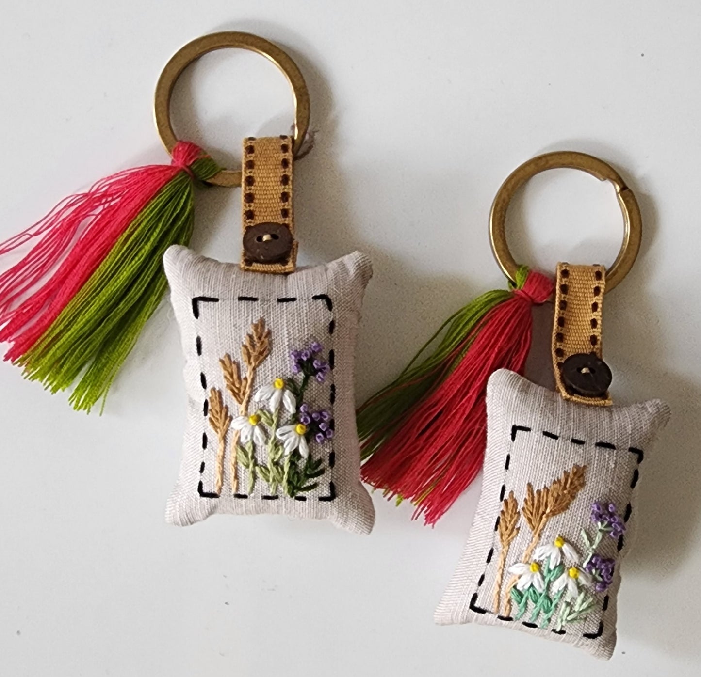Ikali - Mix Garden - Hand-embroidered Keychain