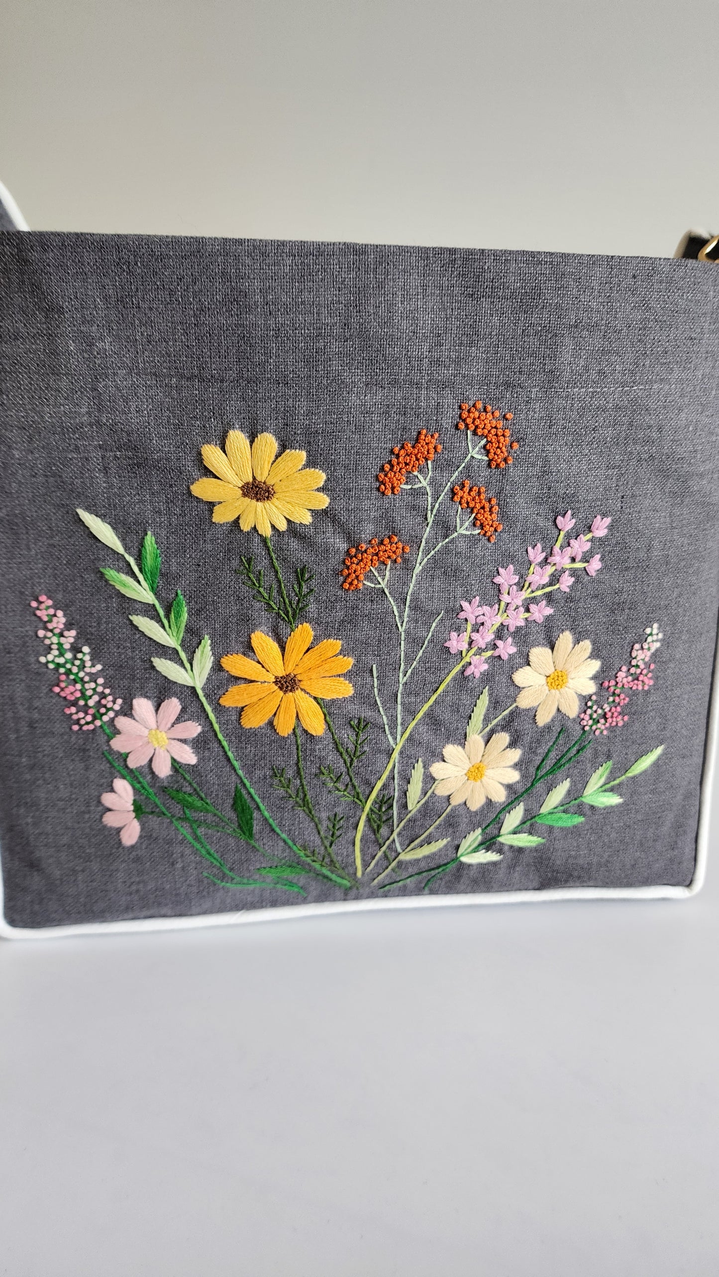 Ikali - Summer Flowers - Hand-embroidered Kumstu bo Bag