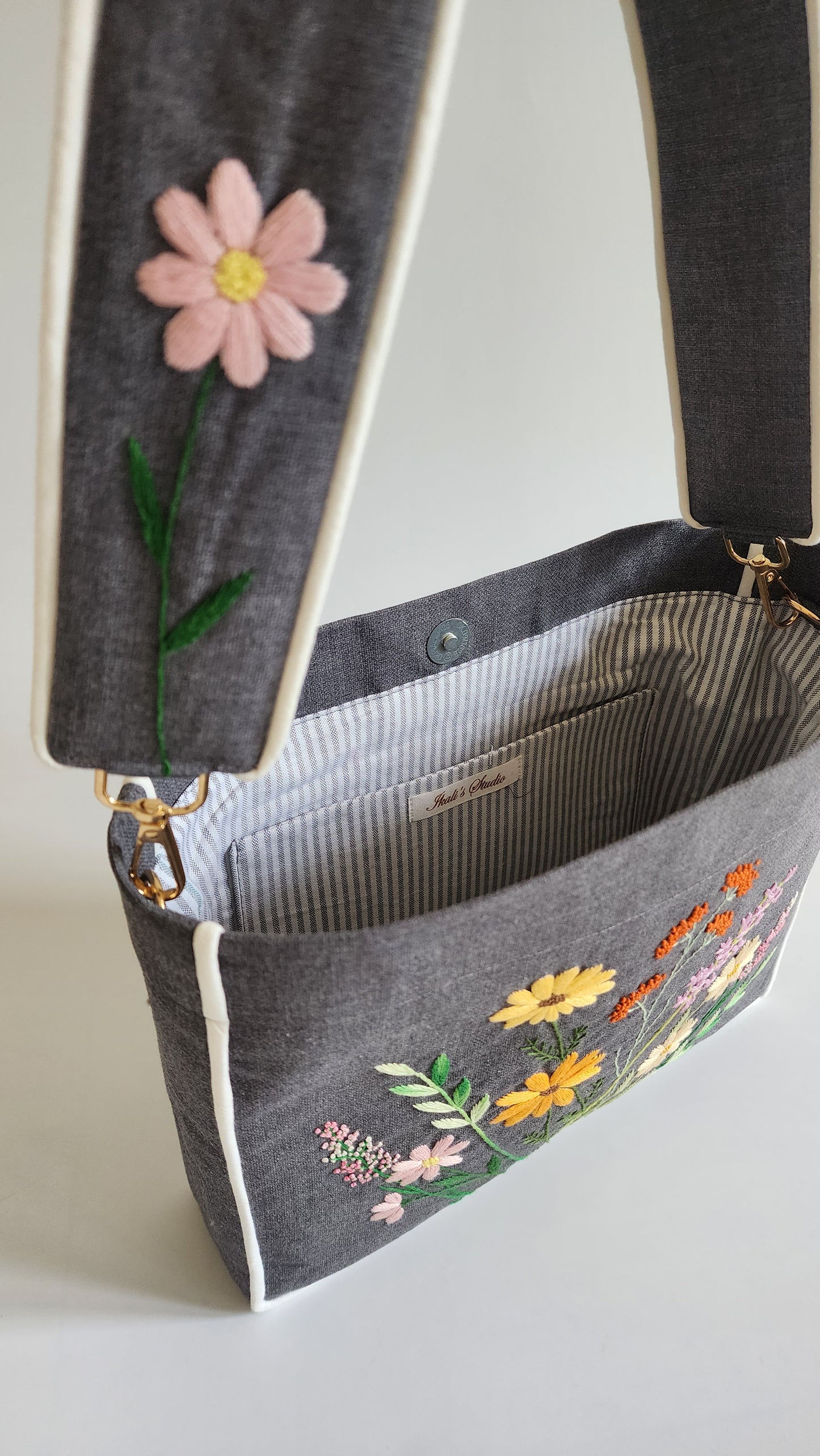 Ikali - Summer Flowers - Hand-embroidered Kumstu bo Bag