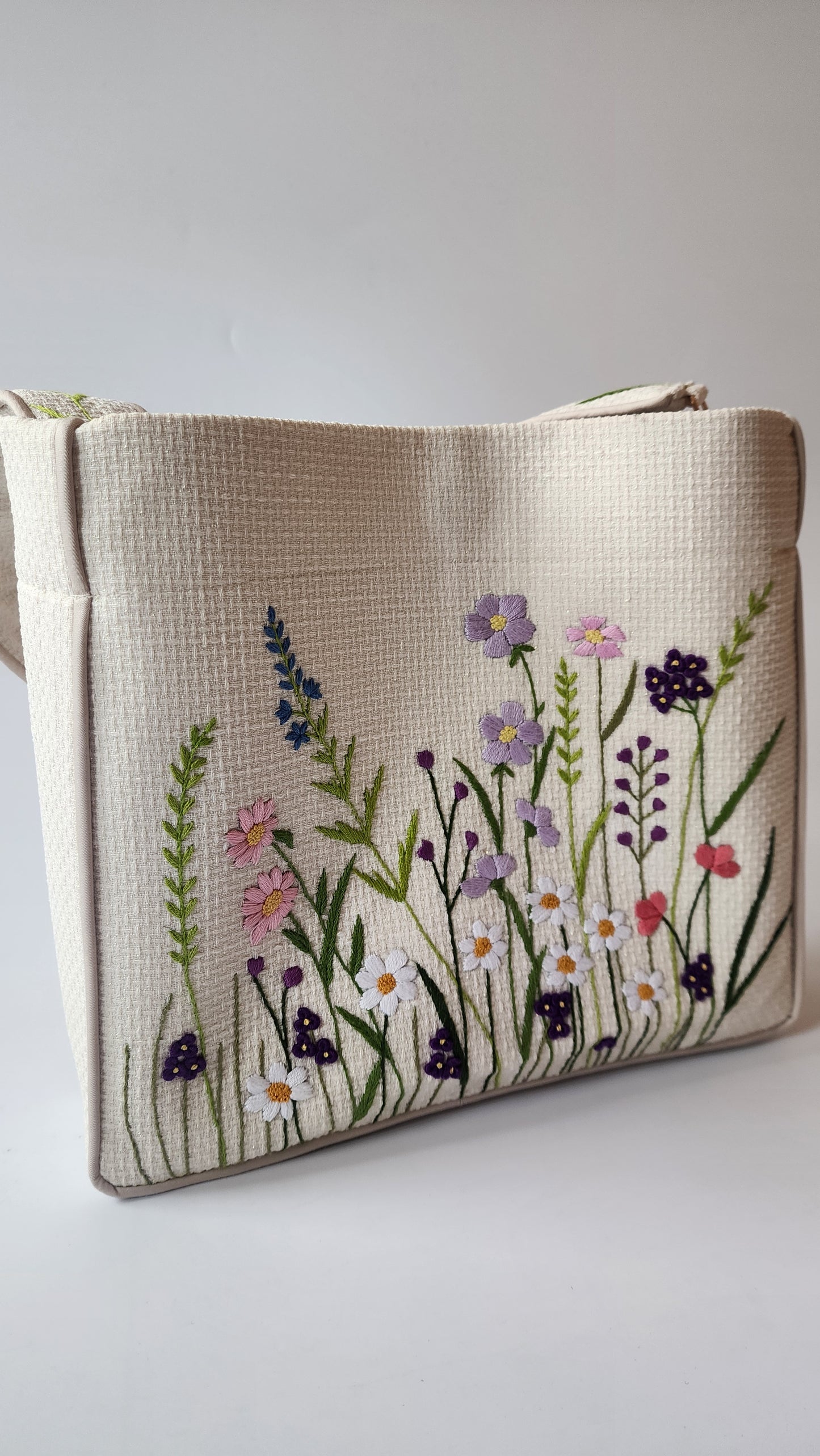 Ikali - Spring Field - Hand-embroidered Kumstu bo Bag