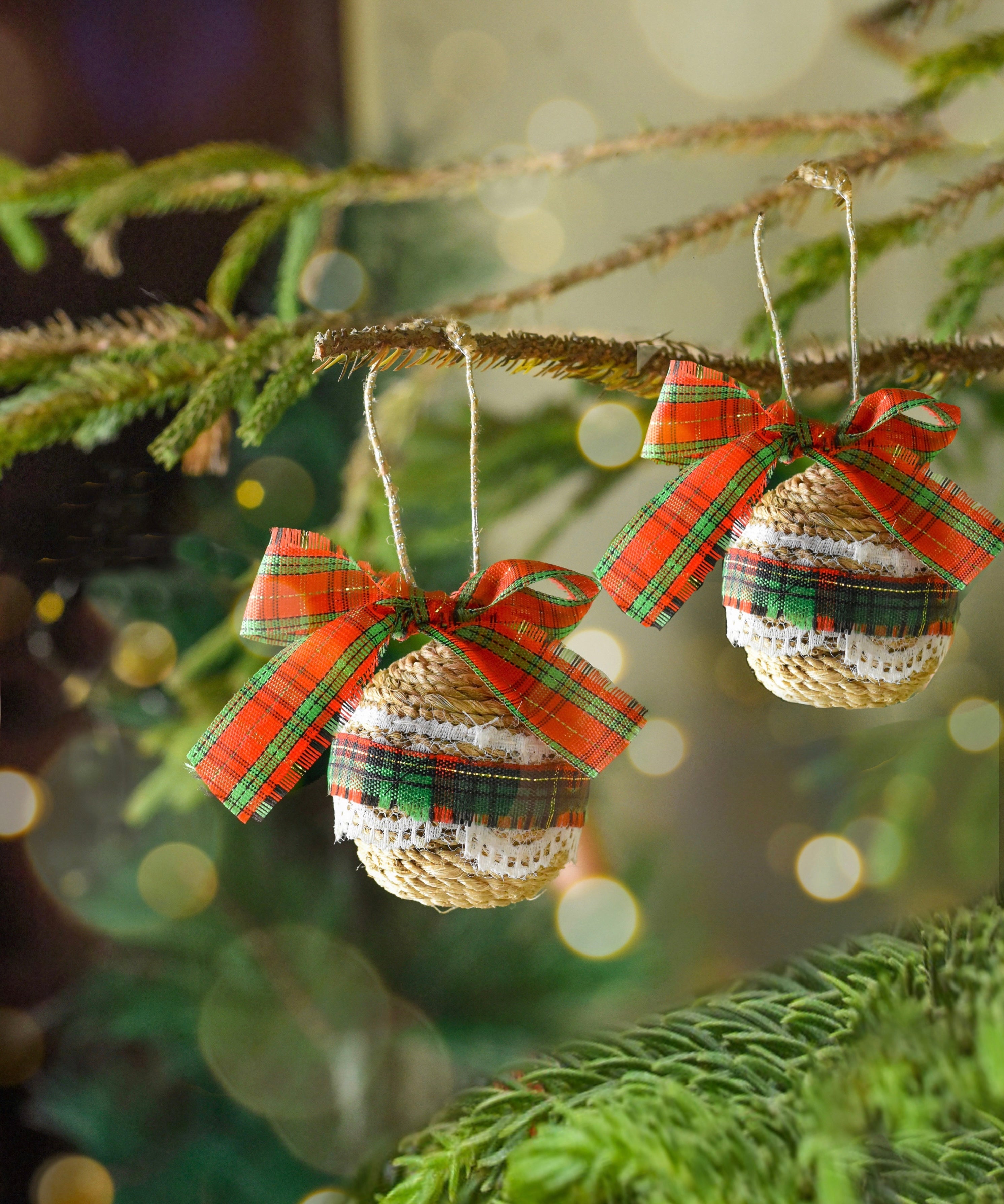 Christmas Tree Ornament in Banana Fibre - Baubles (Set of 2)