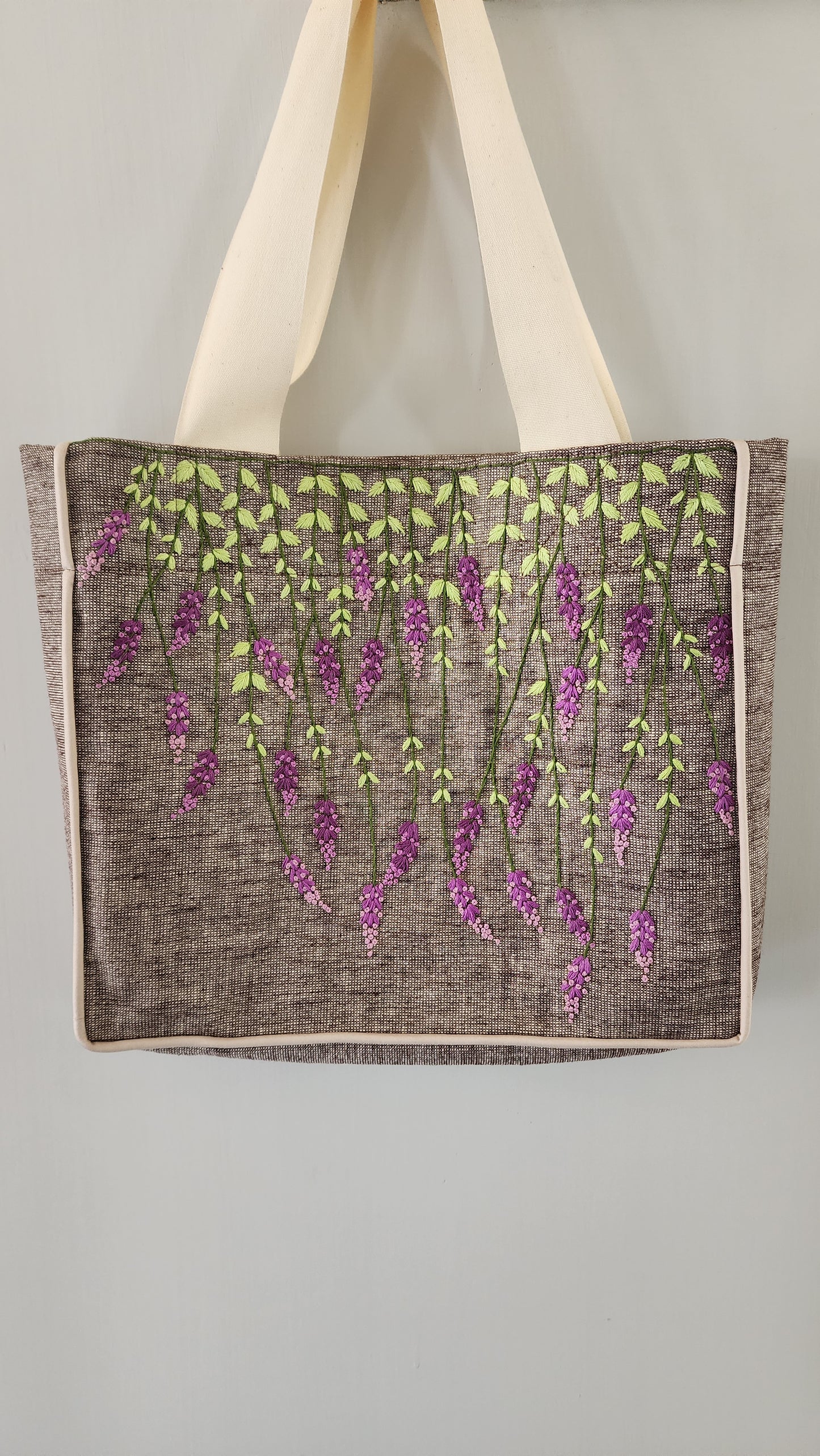 Ikali - Wisteria - Hand-embroidered Kumstu bo Bag